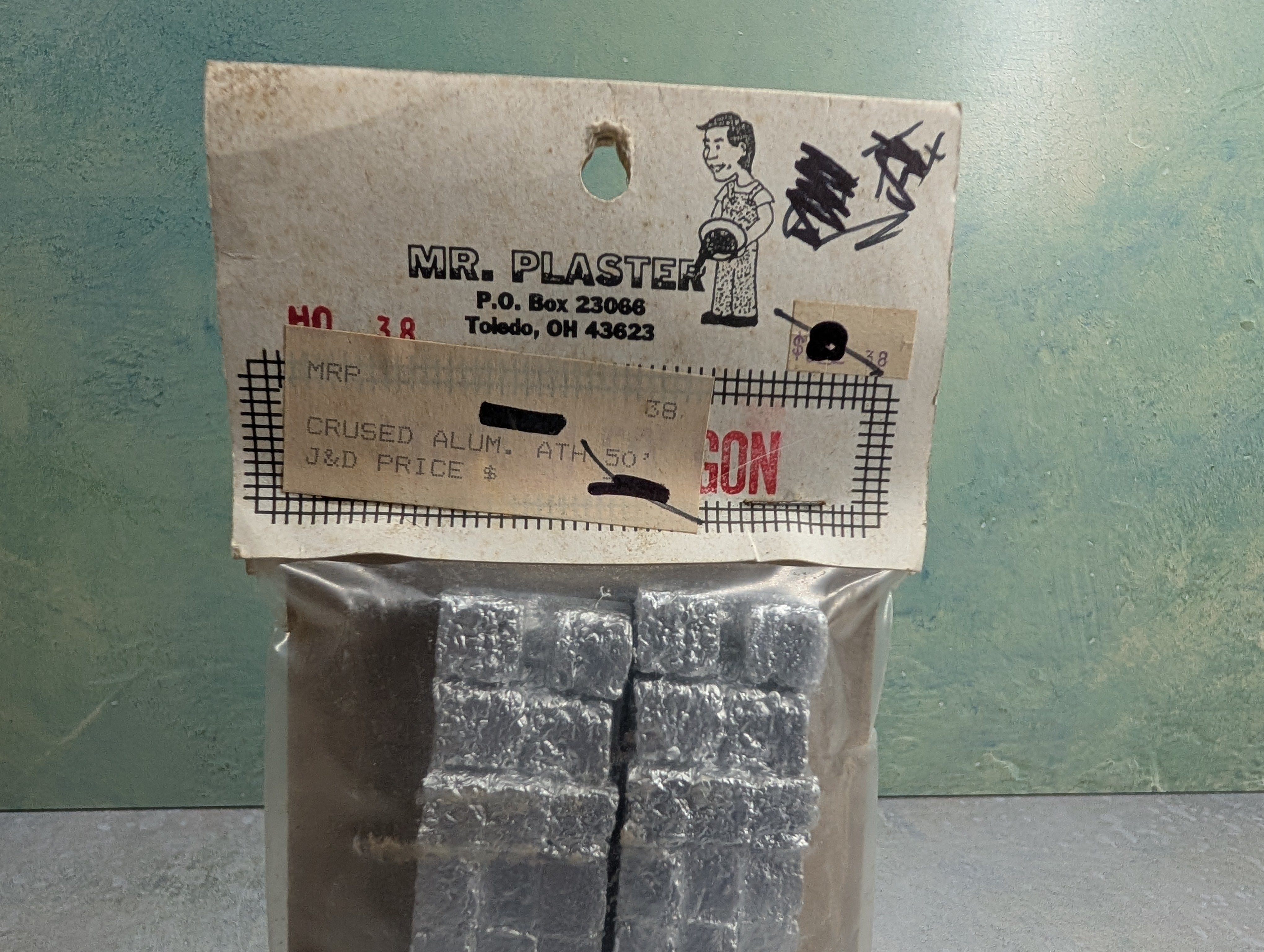Mr. Plaster 38 HO Scale Crushed Aluminum Loads for 50' Gondola (damaged) (2 pcs)