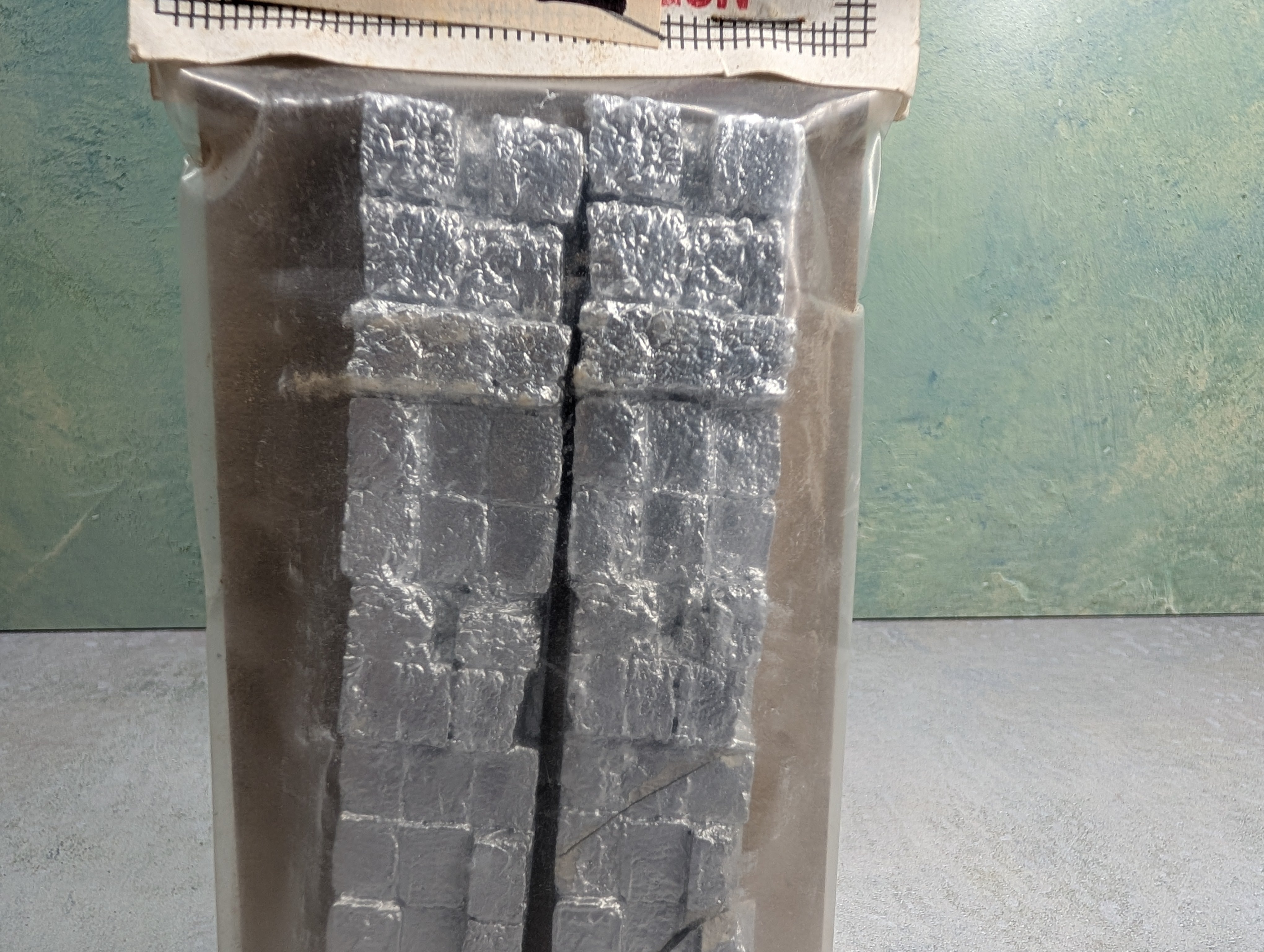 Mr. Plaster 38 HO Scale Crushed Aluminum Loads for 50' Gondola (damaged) (2 pcs)