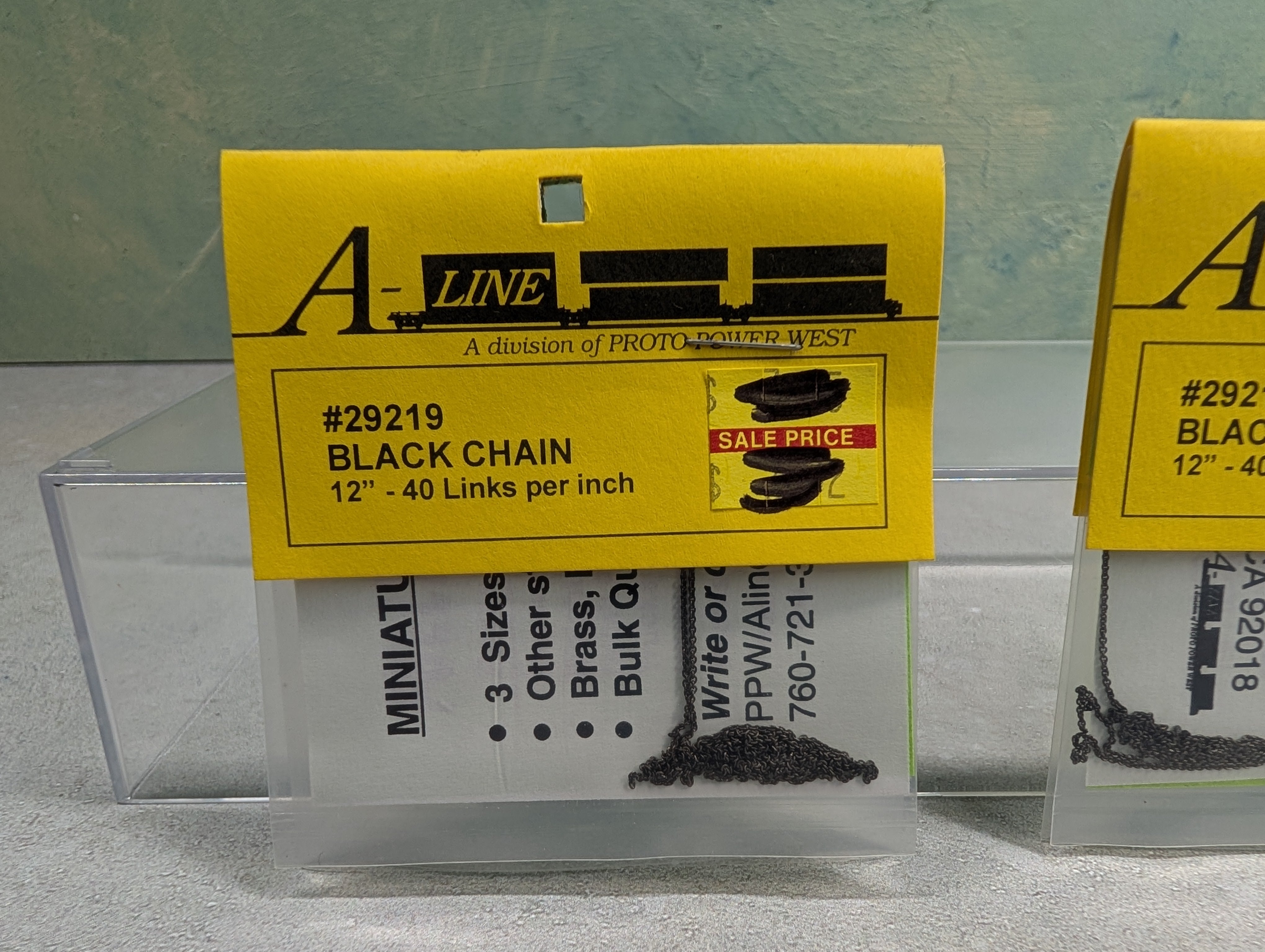 A-Line 29219 HO Scale Black Chain, 12" - 40 Links per inch (2 pcs)
