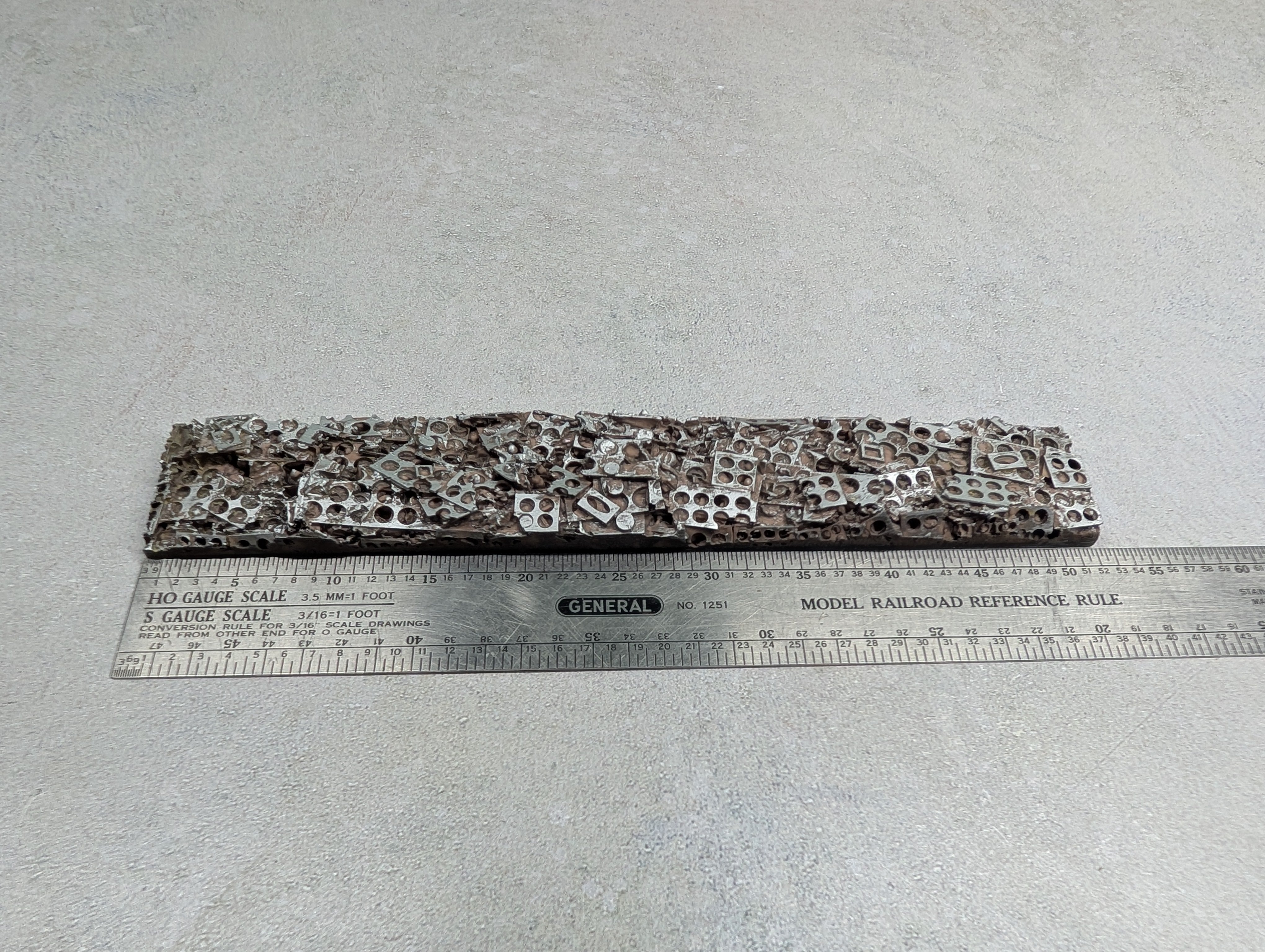 USED HO Scale Metal Scrap Load for Gondola