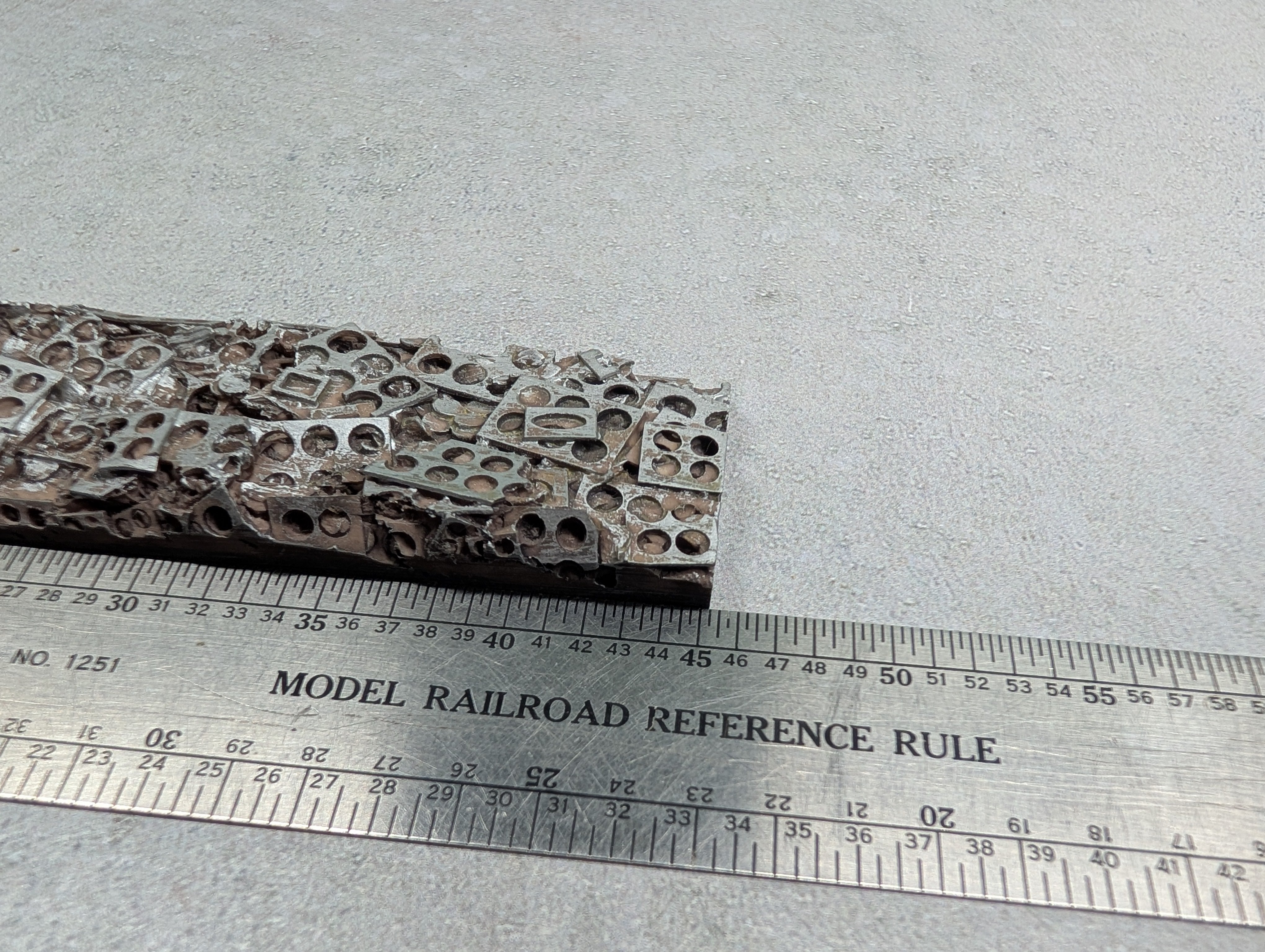 USED HO Scale Metal Scrap Load for Gondola