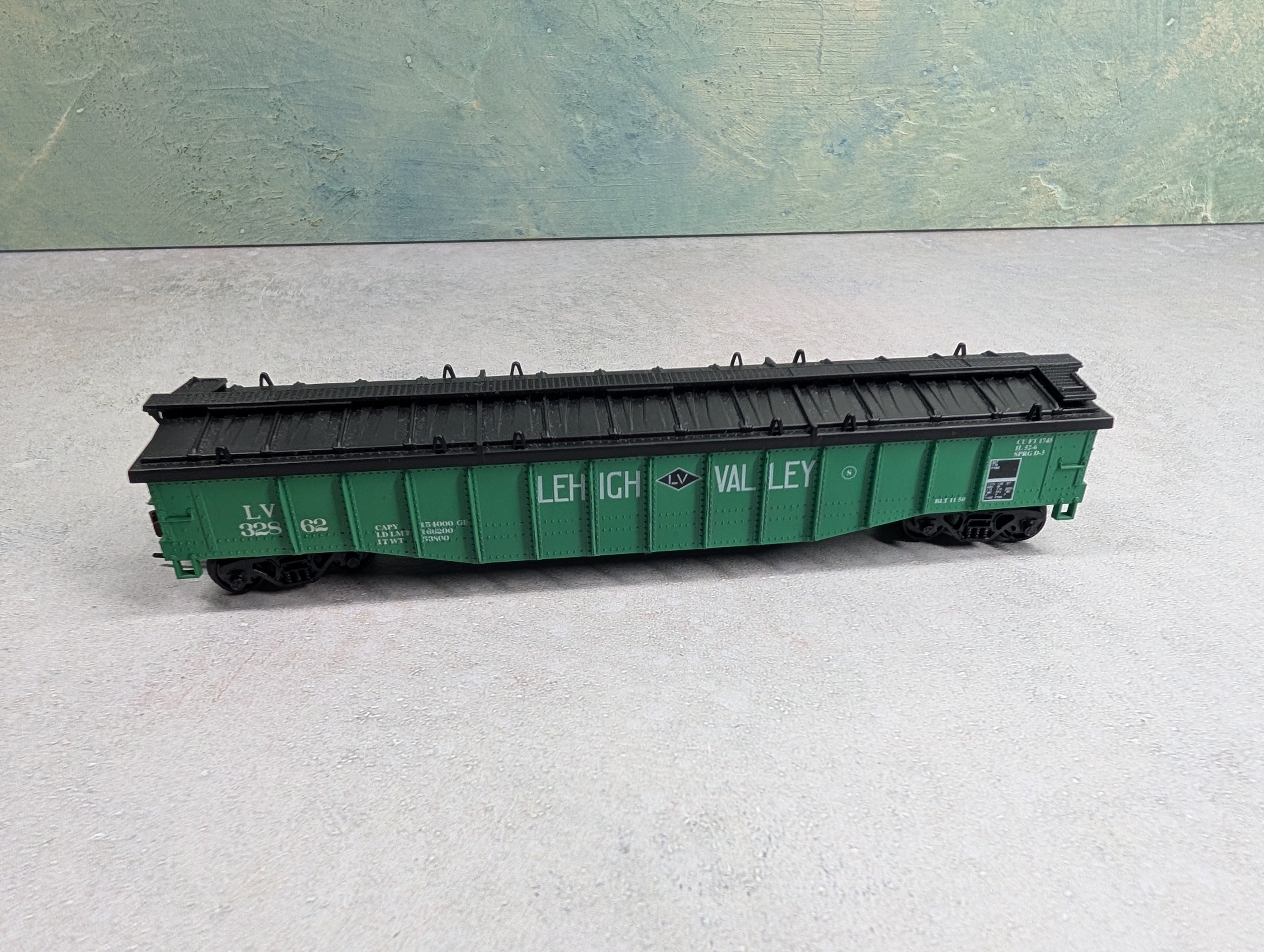 USED Athearn HO Scale Covered Gondola Lehigh Valley LV #32862