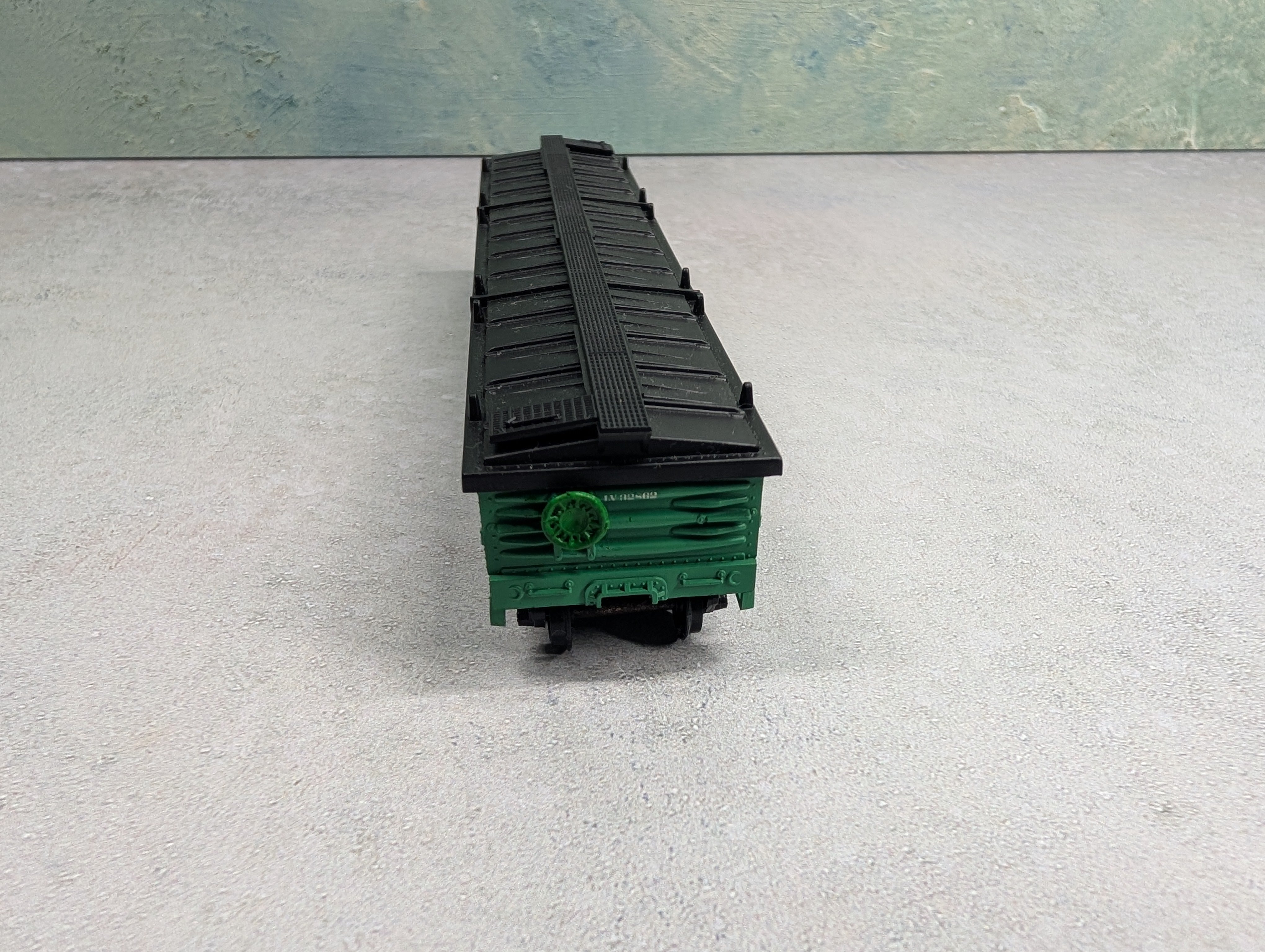 USED Athearn HO Scale Covered Gondola Lehigh Valley LV #32862