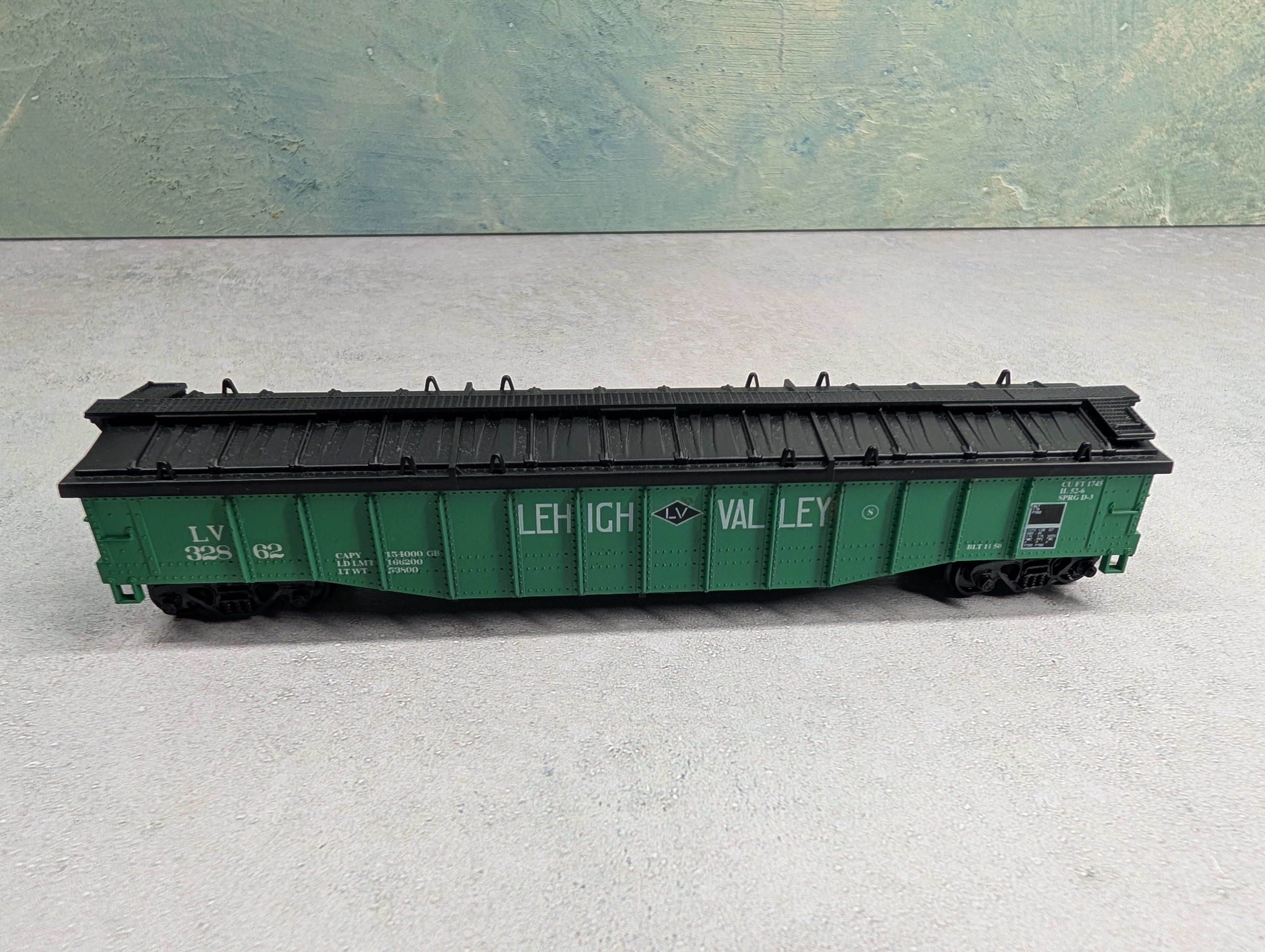 USED Athearn HO Scale Covered Gondola Lehigh Valley LV #32862