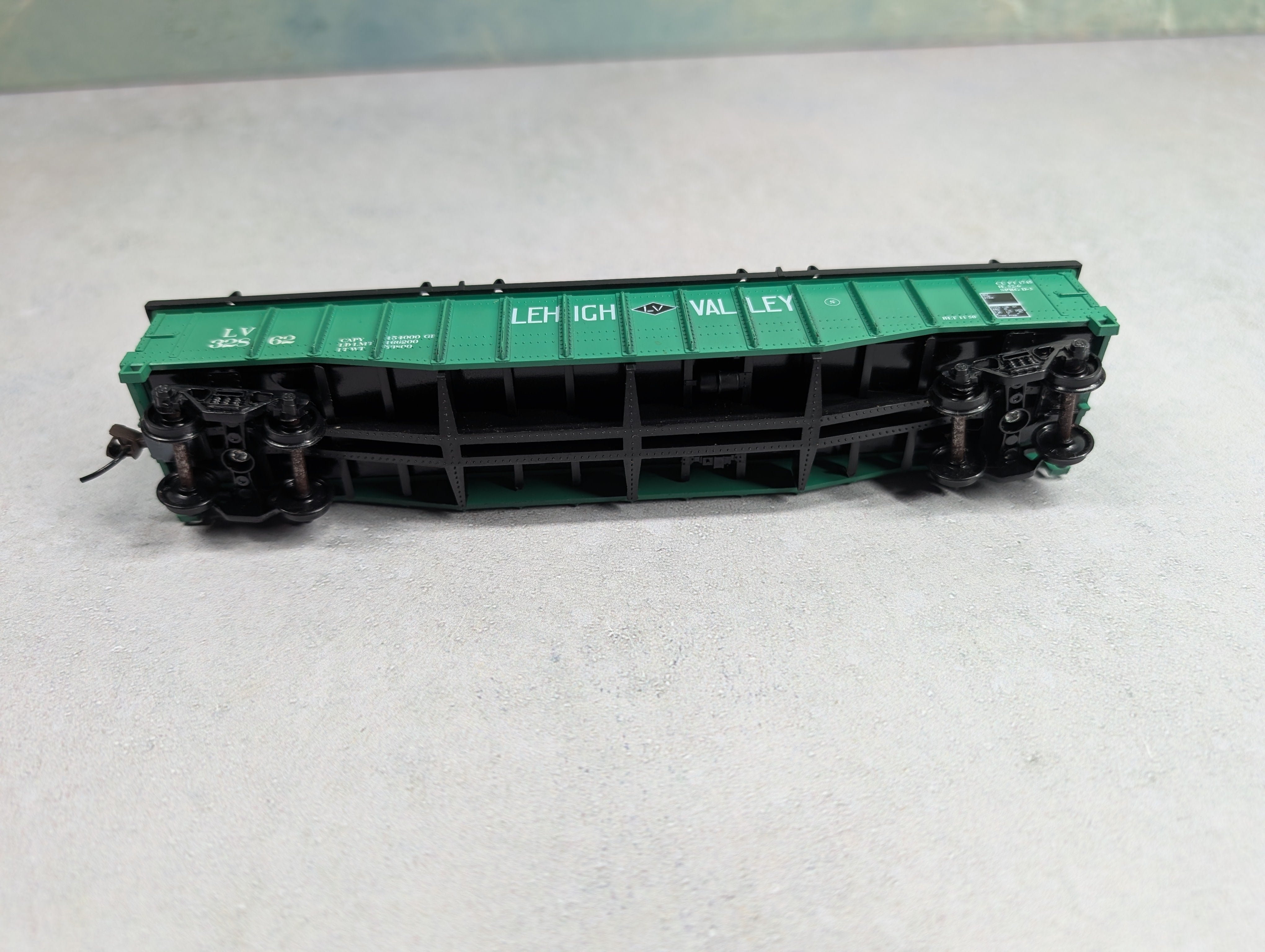 USED Athearn HO Scale Covered Gondola Lehigh Valley LV #32862