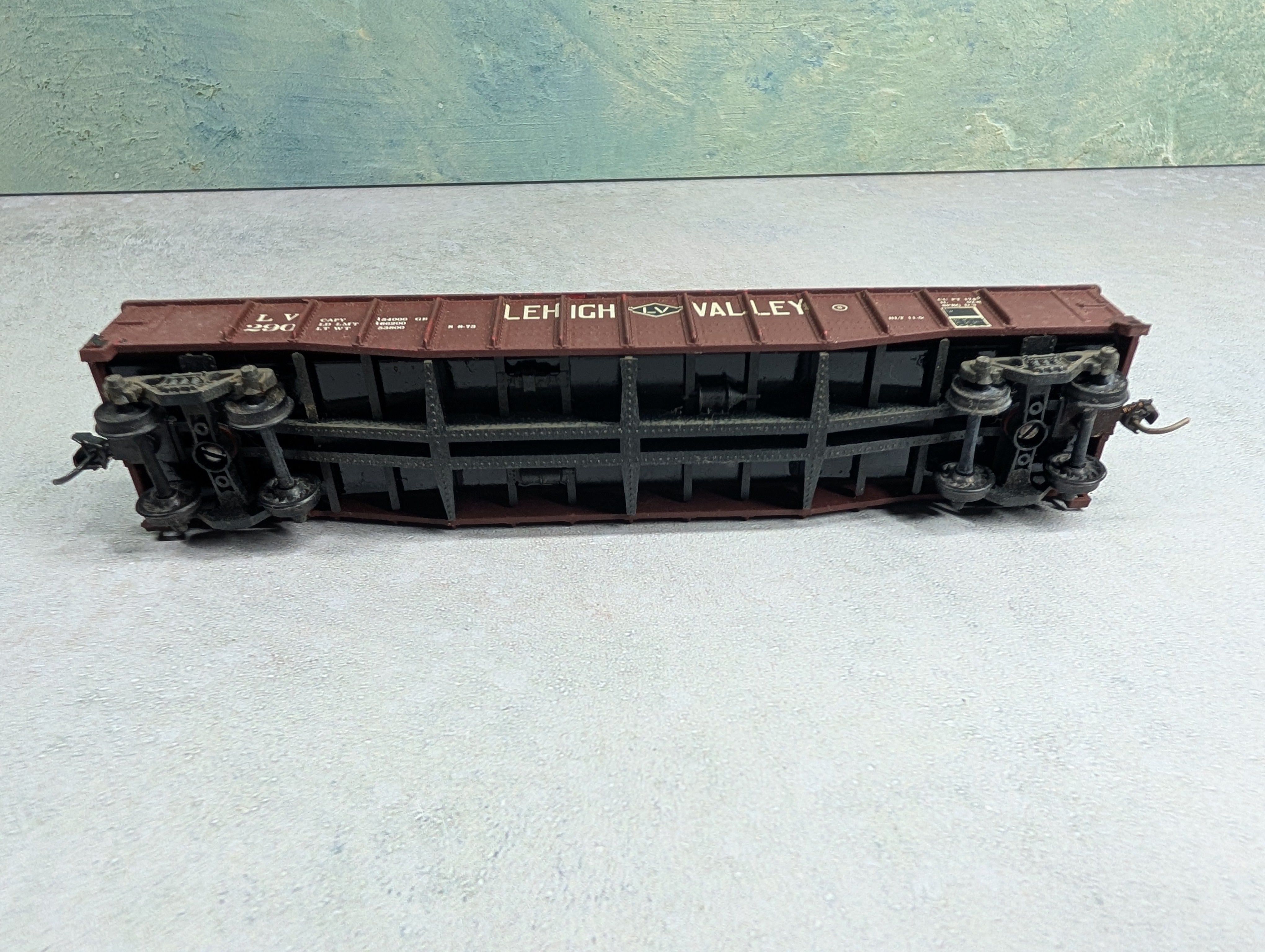 USED Athearn HO Scale Gondola w/ Scrap Load Lehigh Valley LV #290 Decal