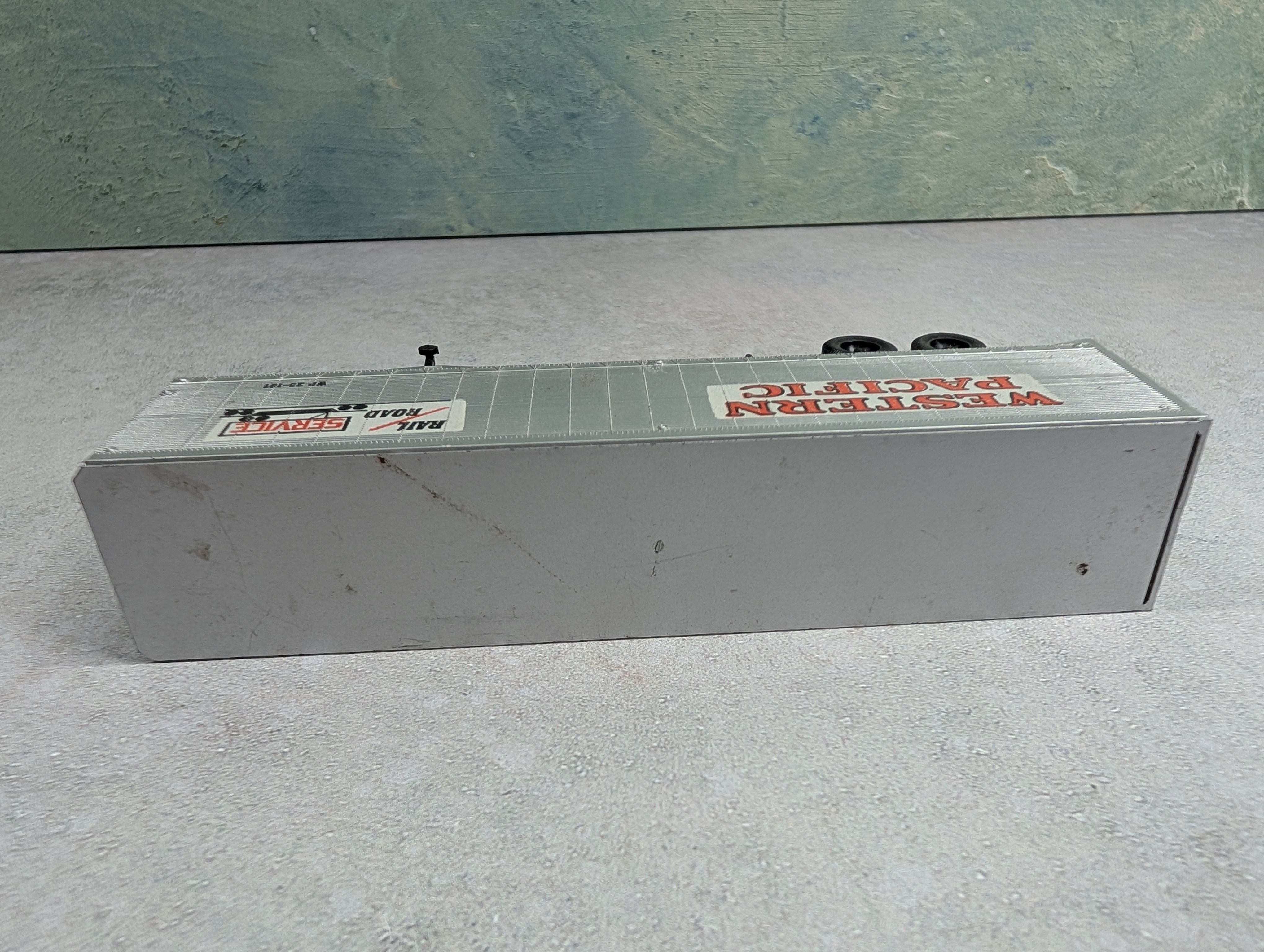 USED HO Scale 40' Trailer Western Pacific WP #25-181