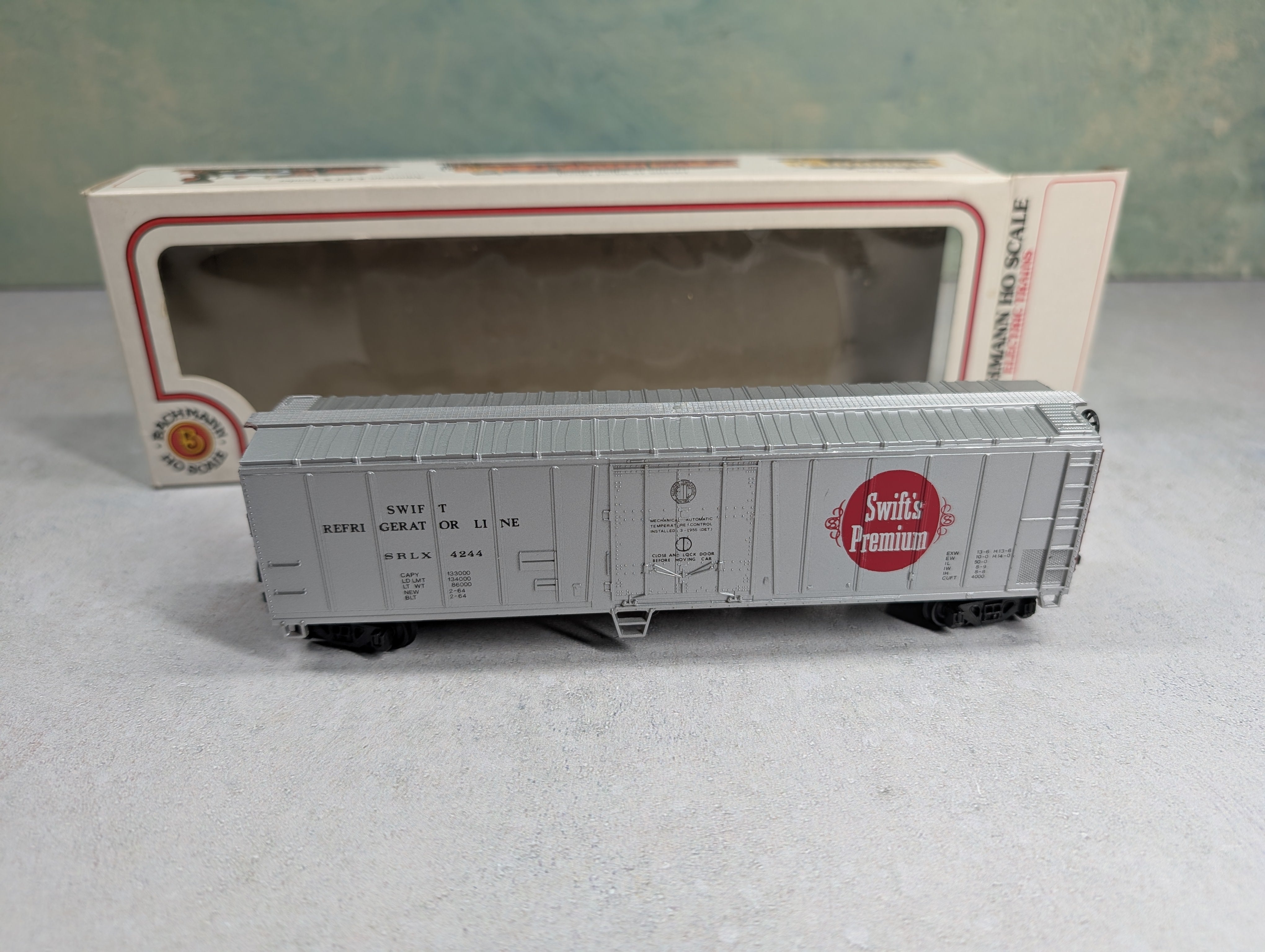 USED Bachmann HO Scale Lot of 50' Box Cars MLW, ATSF, UP, PC, SWIFT