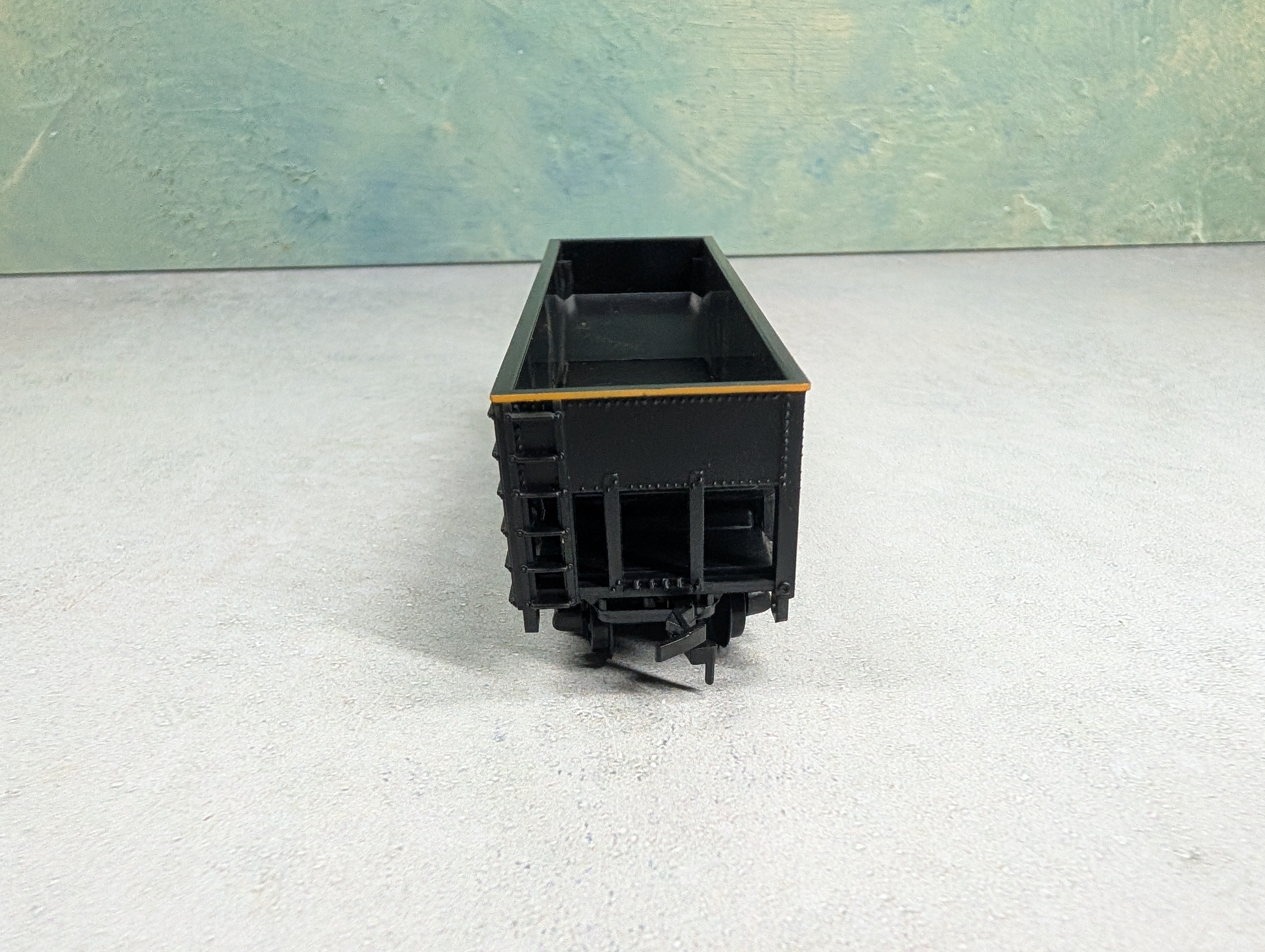 USED Model Power HO Scale 2 Bay Hopper Rio Grande