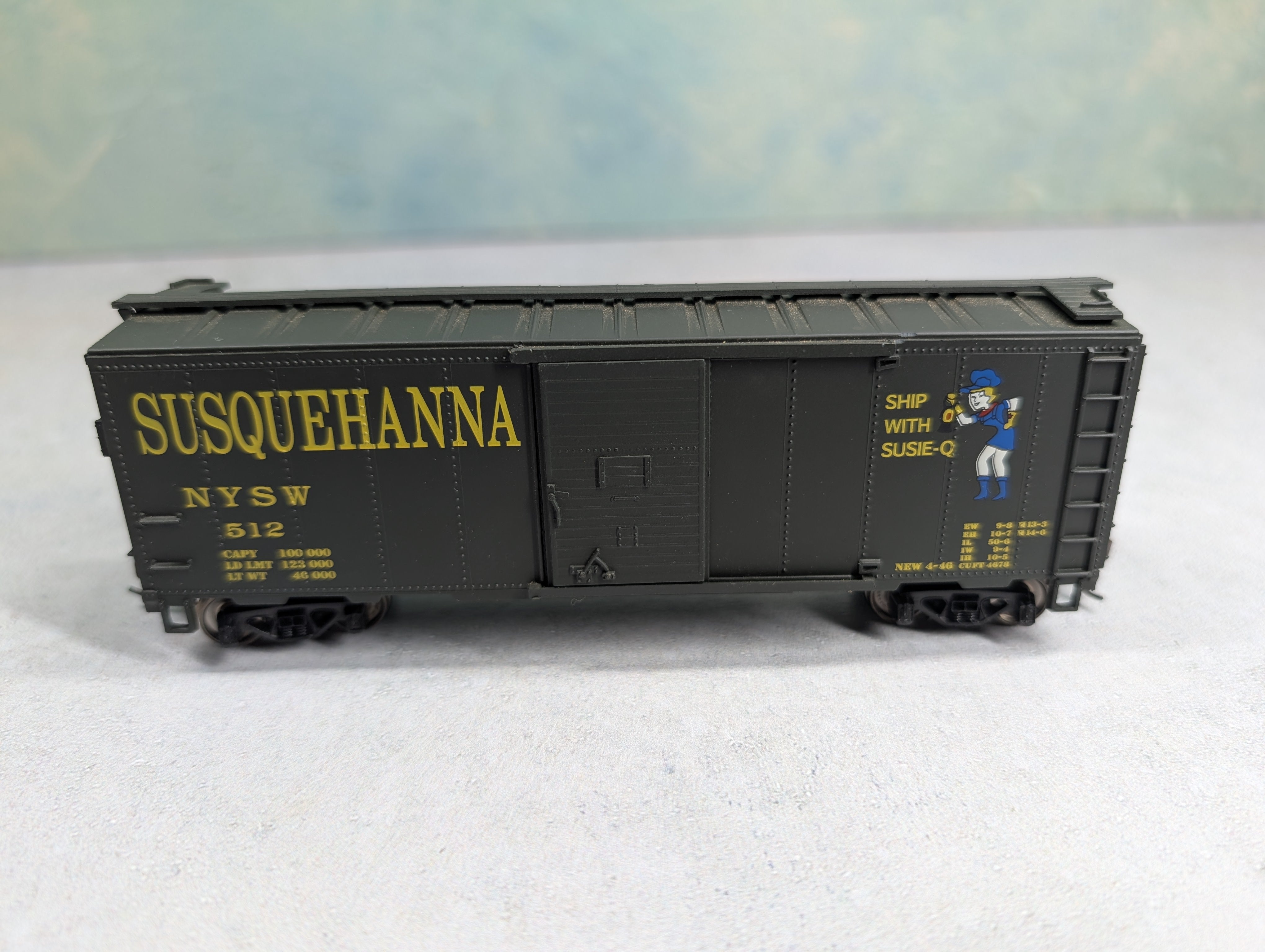 USED Mantua 734-305 HO Scale 40' Box Car Susquehanna NYSW #512 Knuckle Couplers
