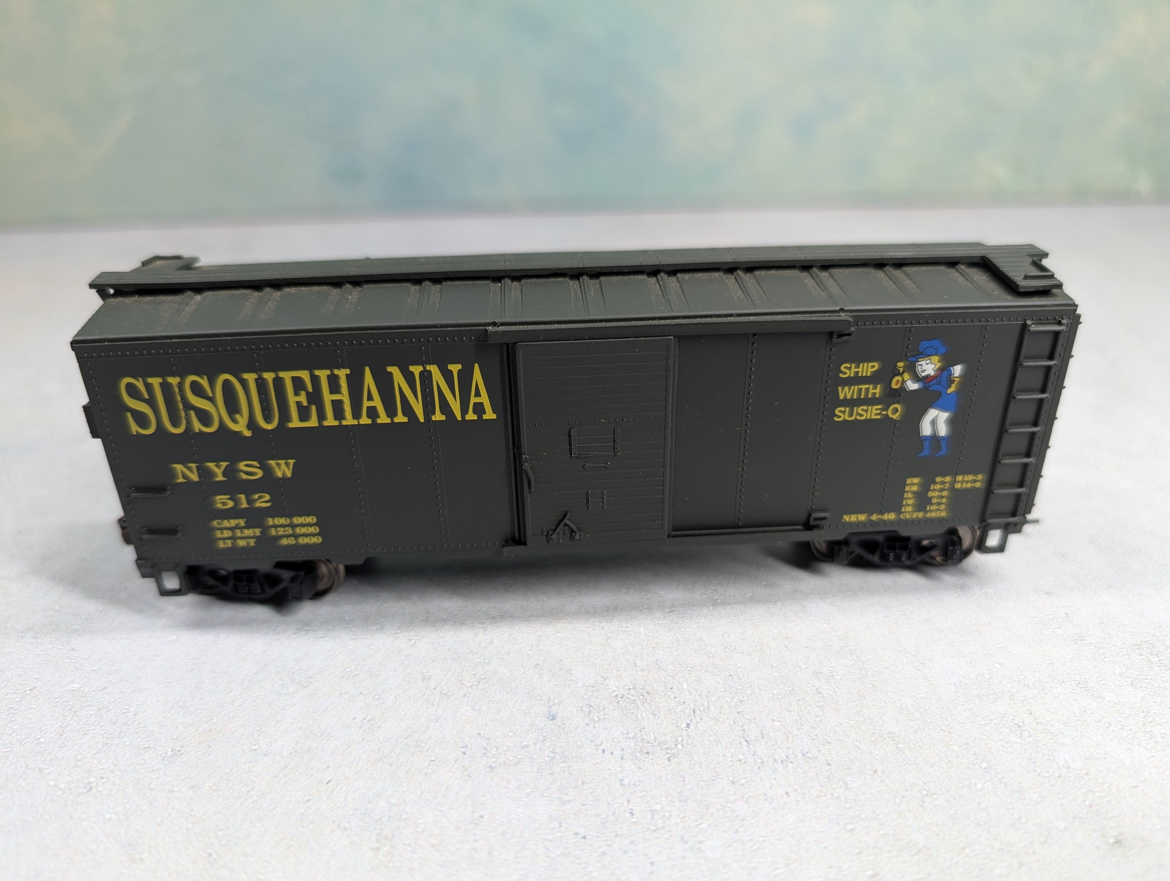 USED Mantua 734-305 HO Scale 40' Box Car Susquehanna NYSW #512 Knuckle Couplers