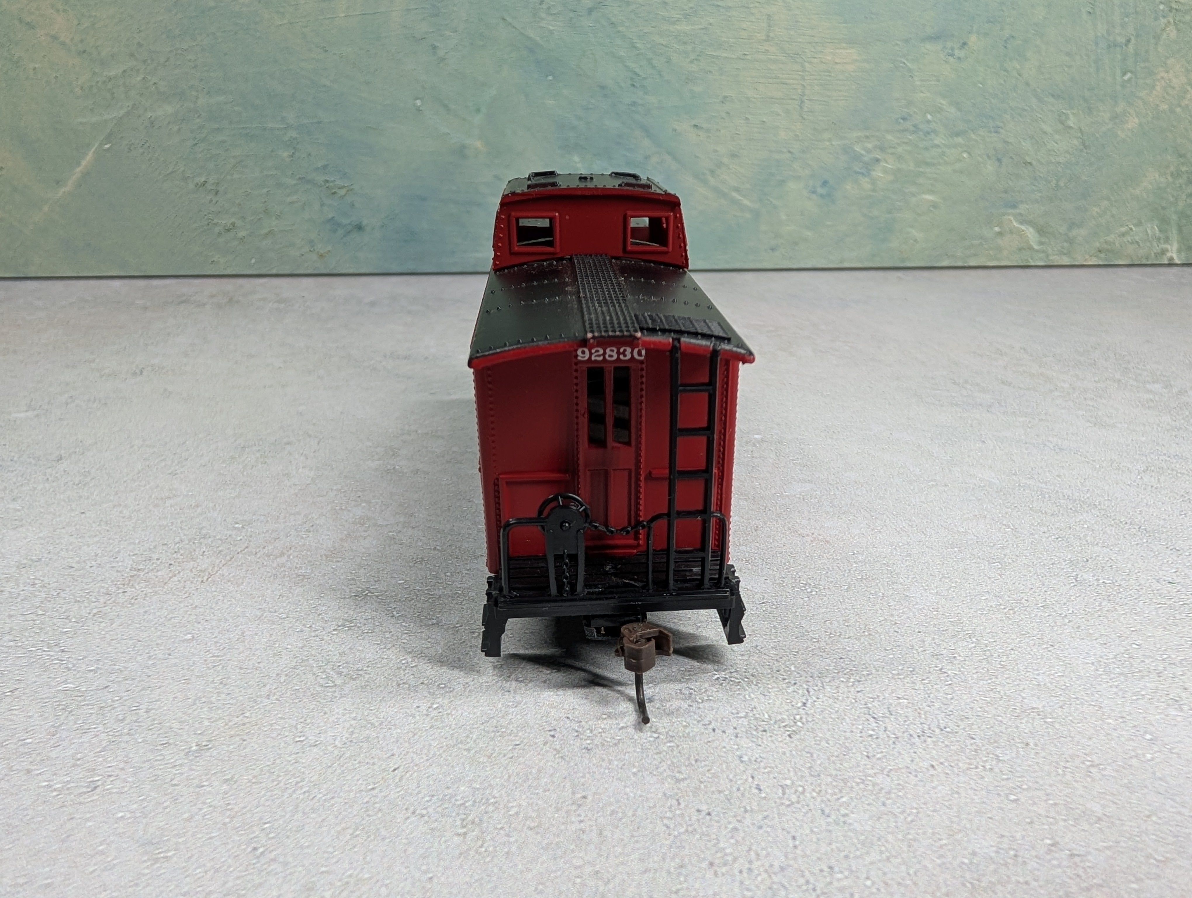 USED Mantua 726-621 HO Scale Caboose Reading #92830 Knuckle Couplers