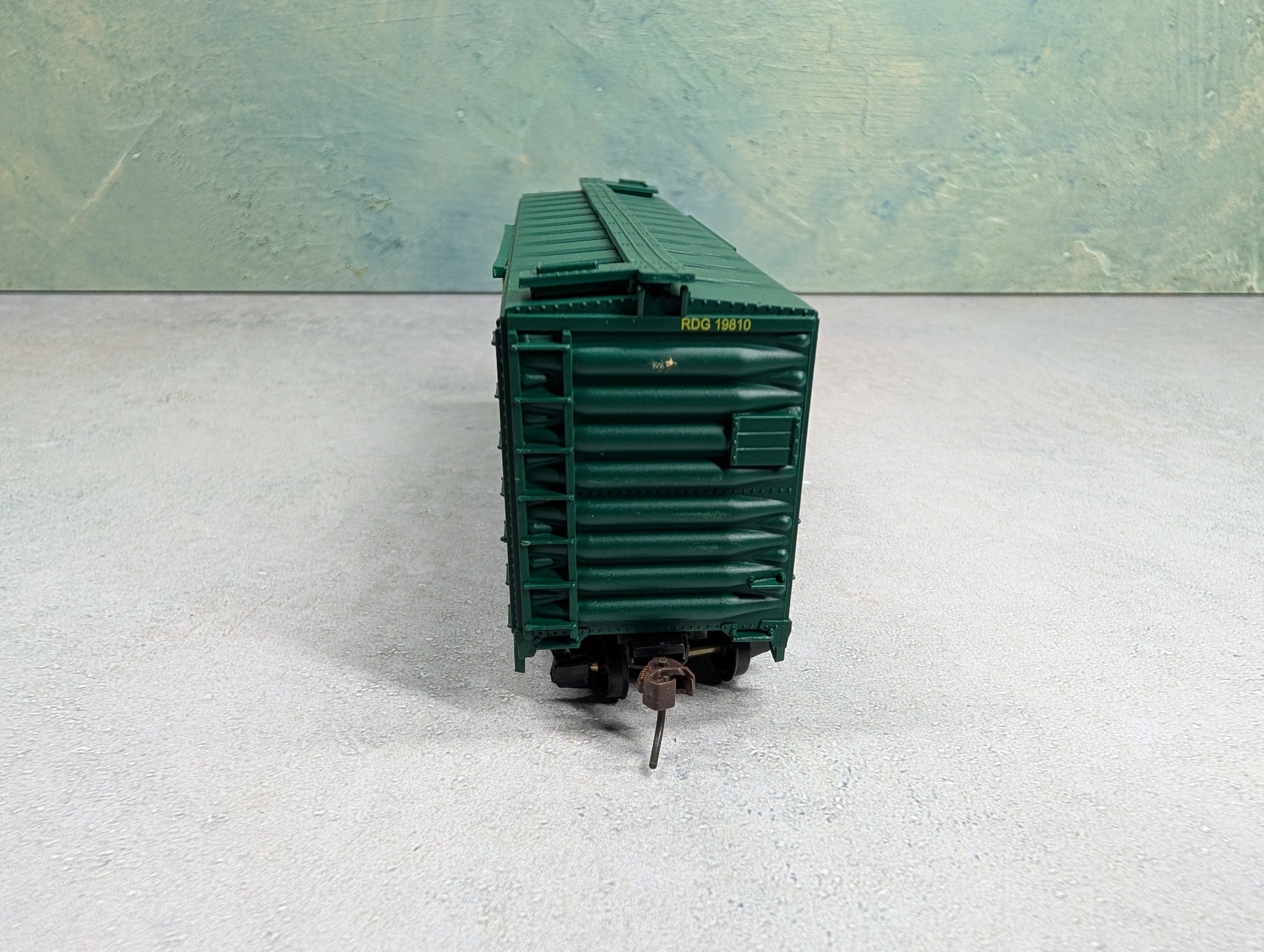 USED Mantua 734186 HO Scale Classics 40' Box Car Reading RDG #19810 Knuckle Couplers