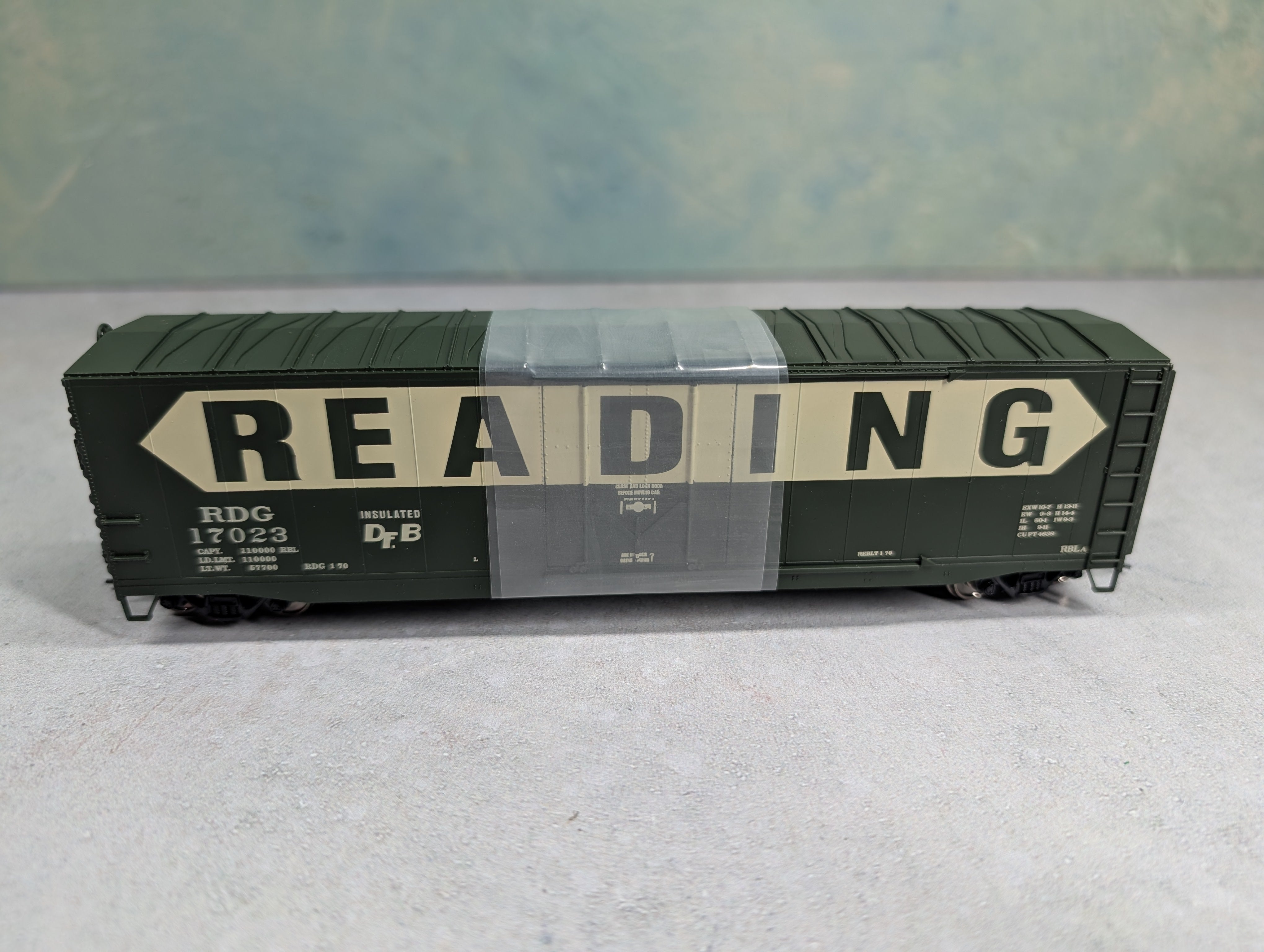 Rivarossi HR6371 HO Scale Reading 50' Box Car w/out Roofwalk Reading RDG #17023