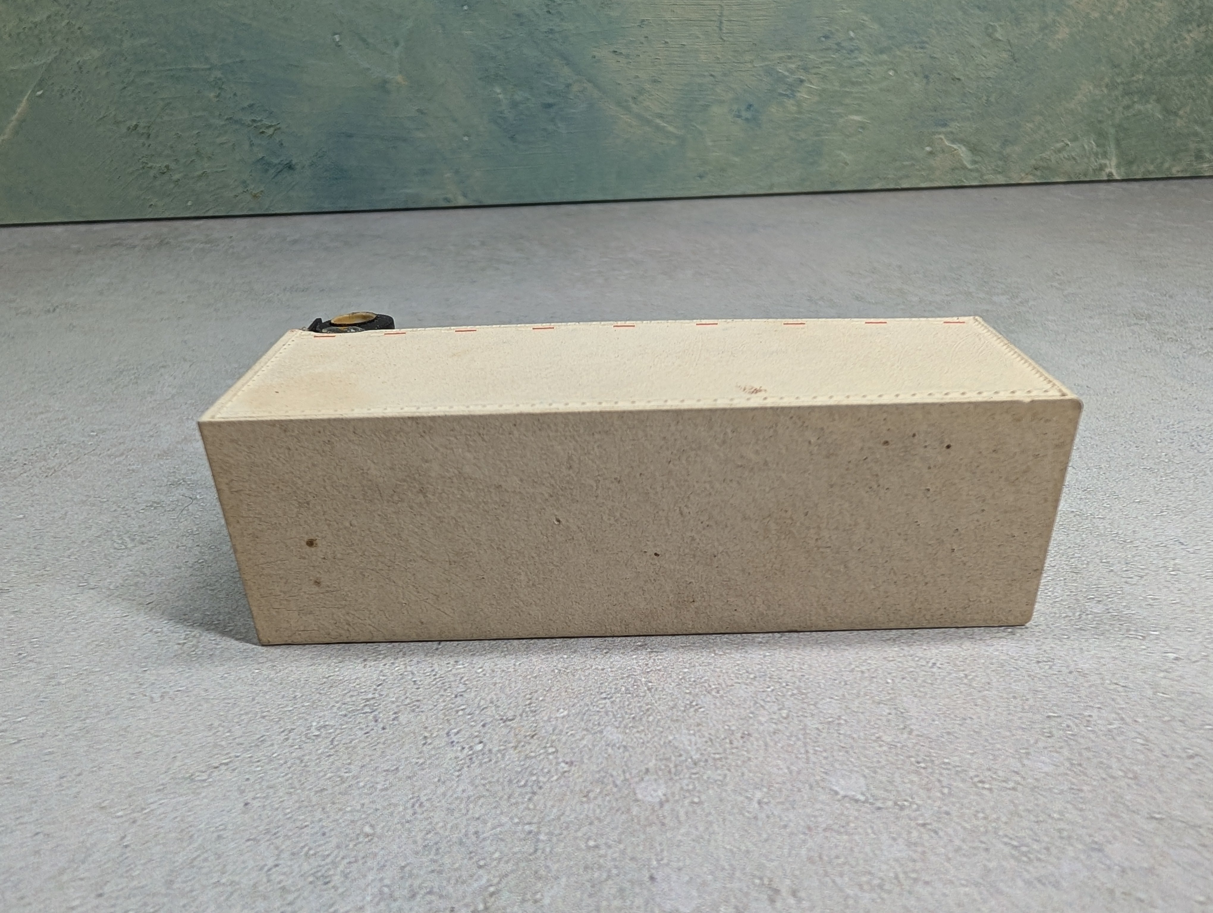 USED HO Scale 28' Trailer Yellow Light Weathering