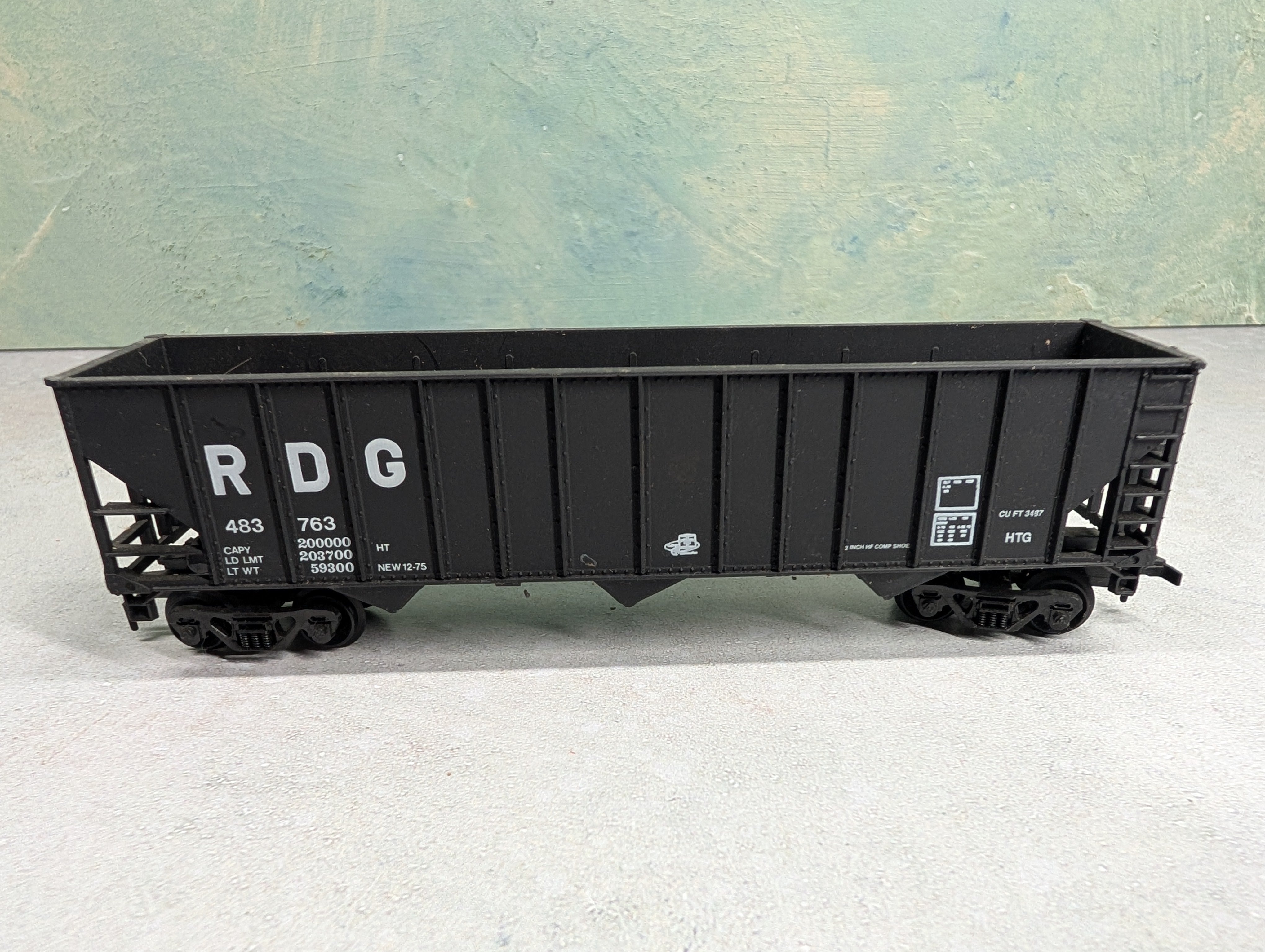 USED HO Scale 3 Bay Open Hopper Reading RDG #483763