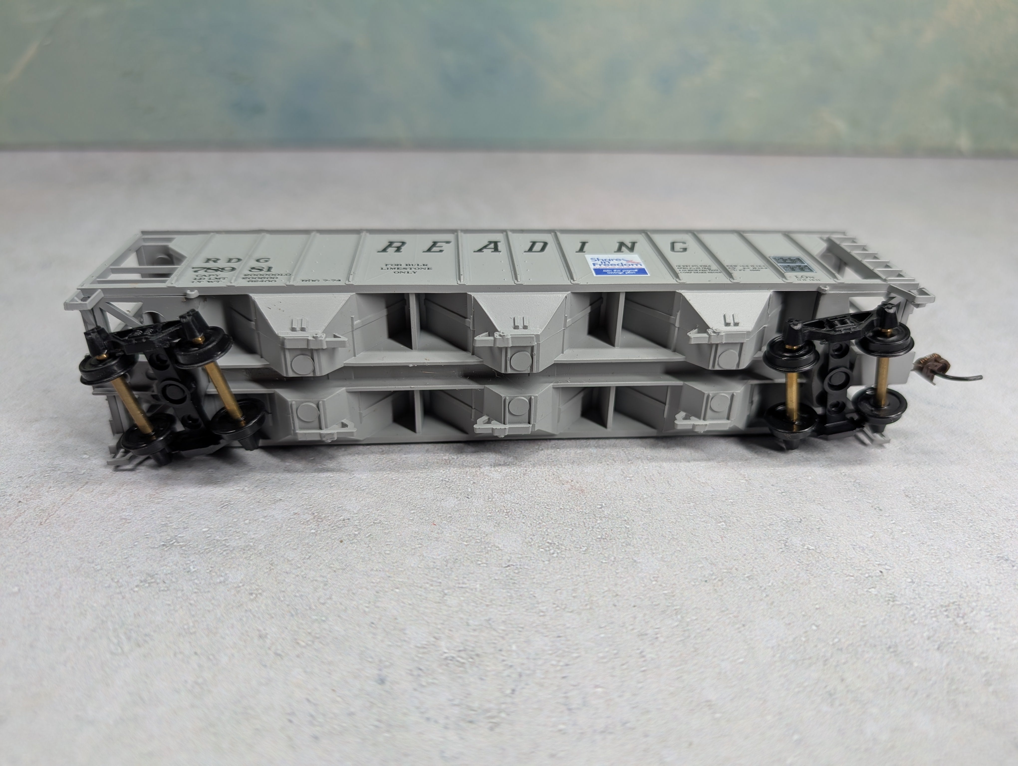 USED HO Scale 3 Bay Covered Hopper Reading RDG #78981
