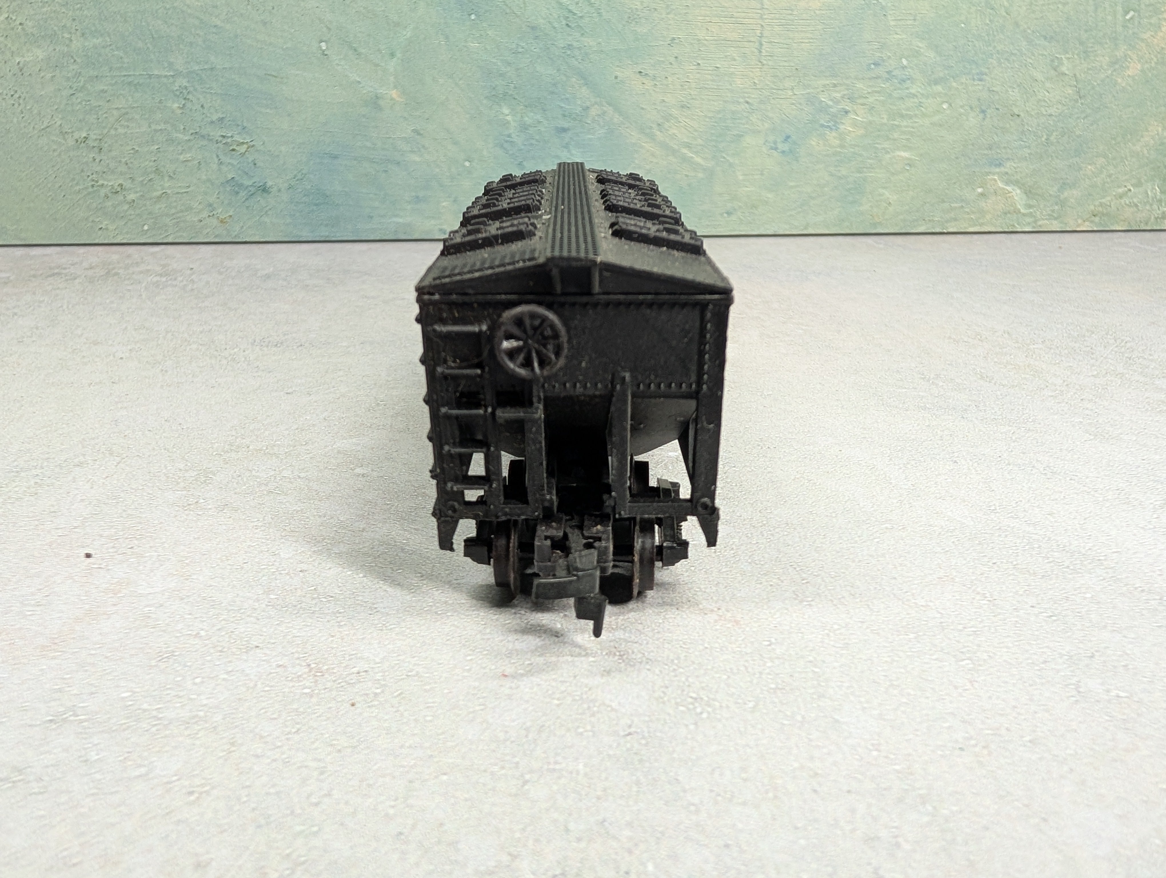 USED HO Scale 2 Bay Covered Hopper Erie #21100