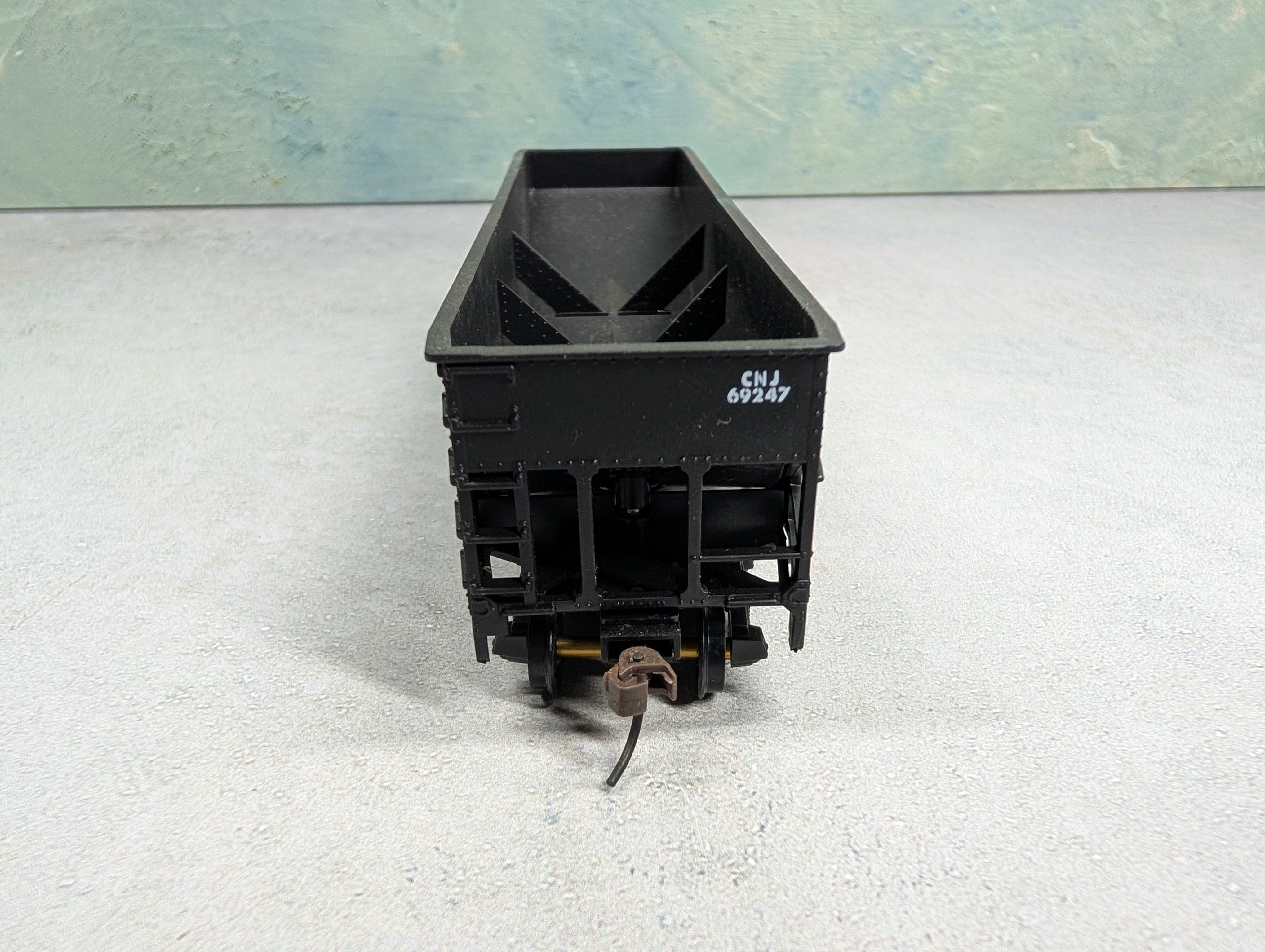 USED HO Scale 3 Bay Open Hopper Central Railroad of New Jersey CNJ #69247