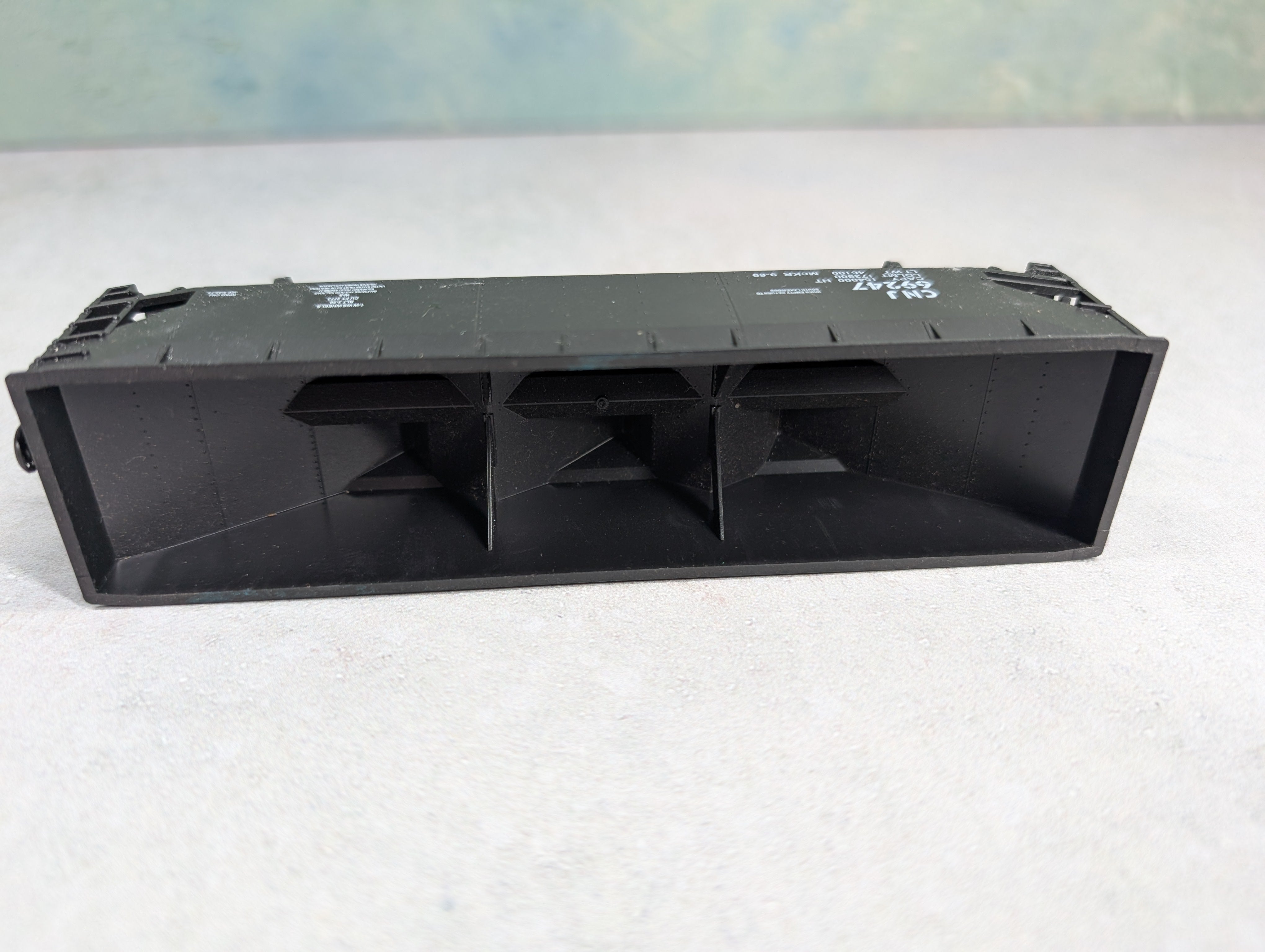 USED HO Scale 3 Bay Open Hopper Central Railroad of New Jersey CNJ #69247