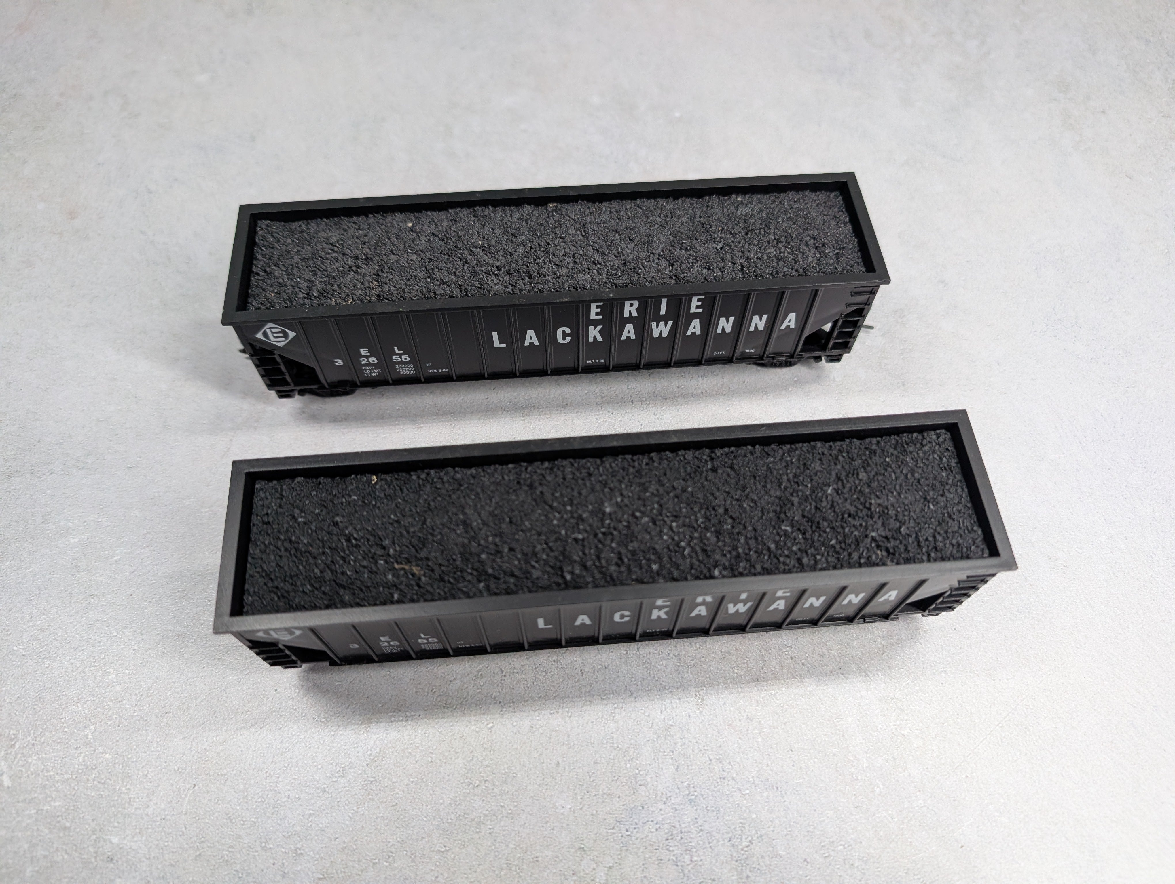 USED HO Scale 3 Bay Open Hoppers Erie Lackawanna EL #32655 w/ Coal Load (2 pcs)