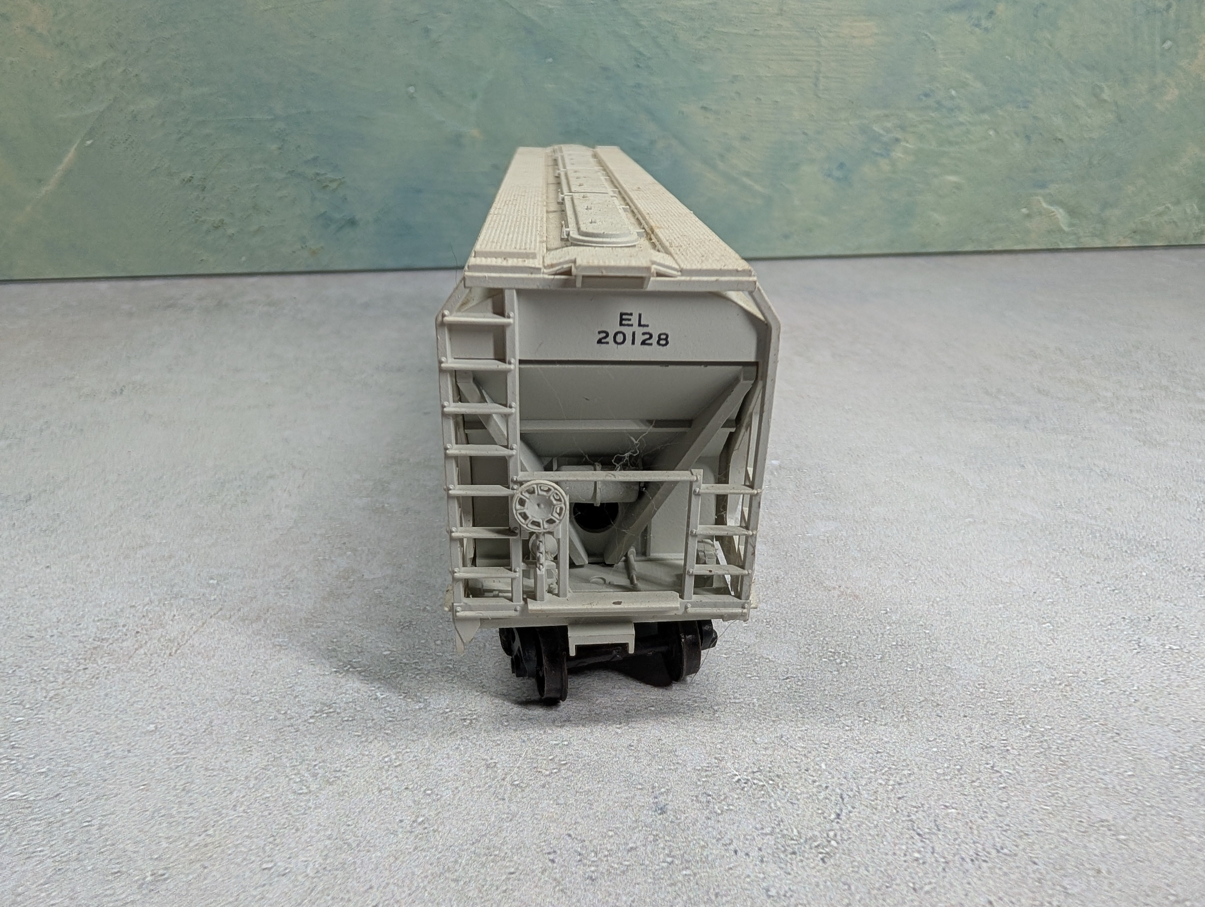 USED Accurail HO Scale Covered Hopper Erie Lackawanna EL #20128