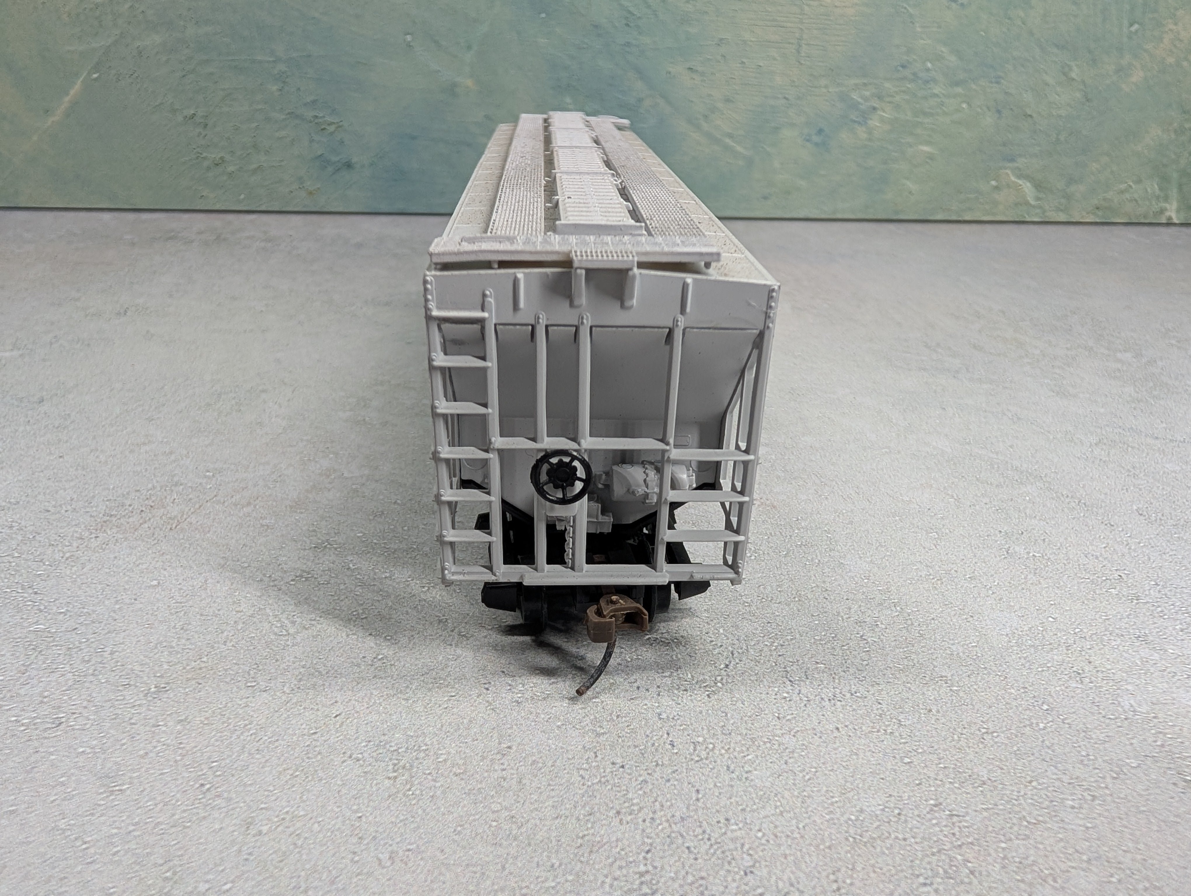 USED HO Scale Covered Hopper Lehigh Valley LV #50901