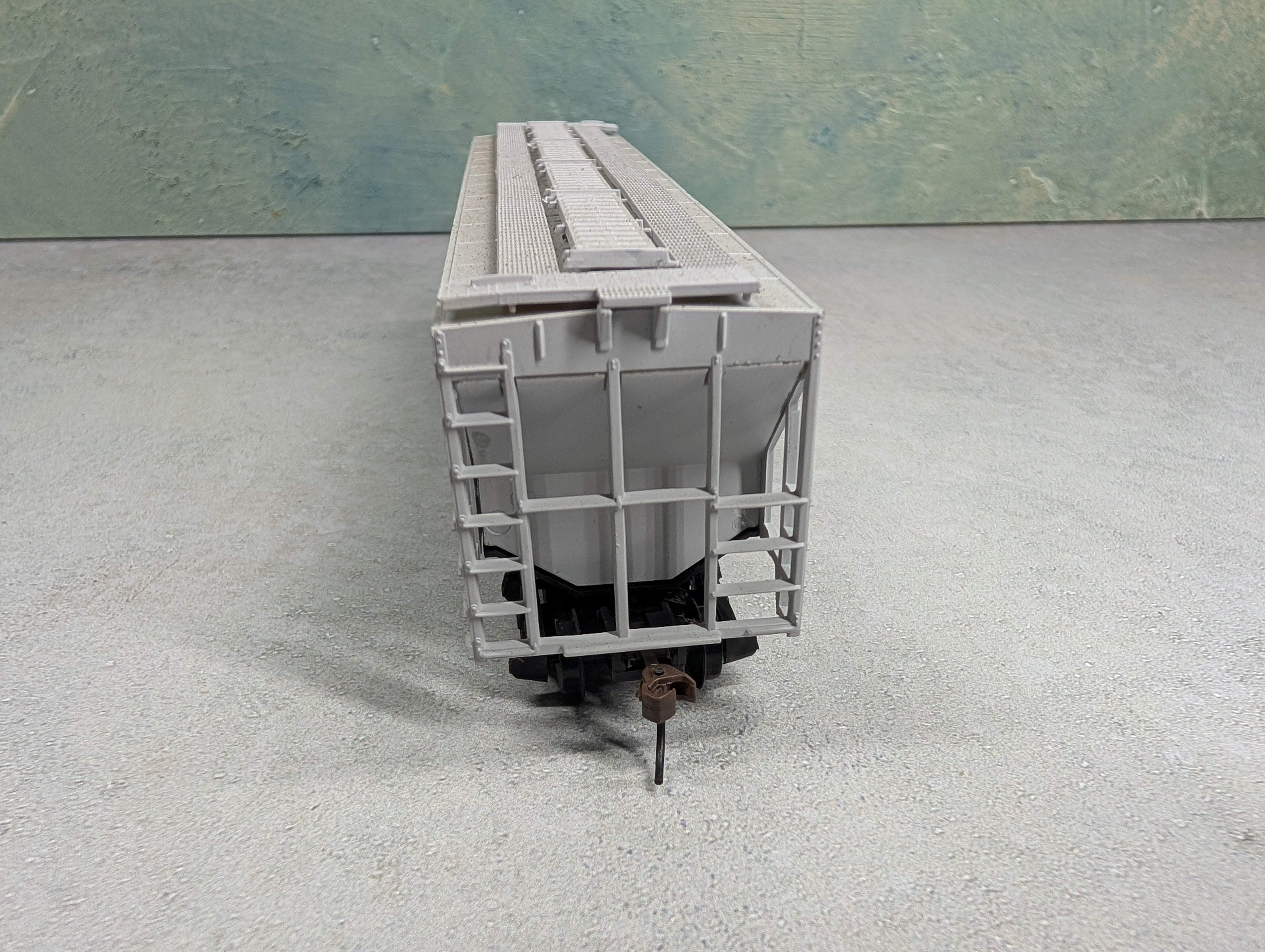 USED HO Scale Covered Hopper Lehigh Valley LV #50901