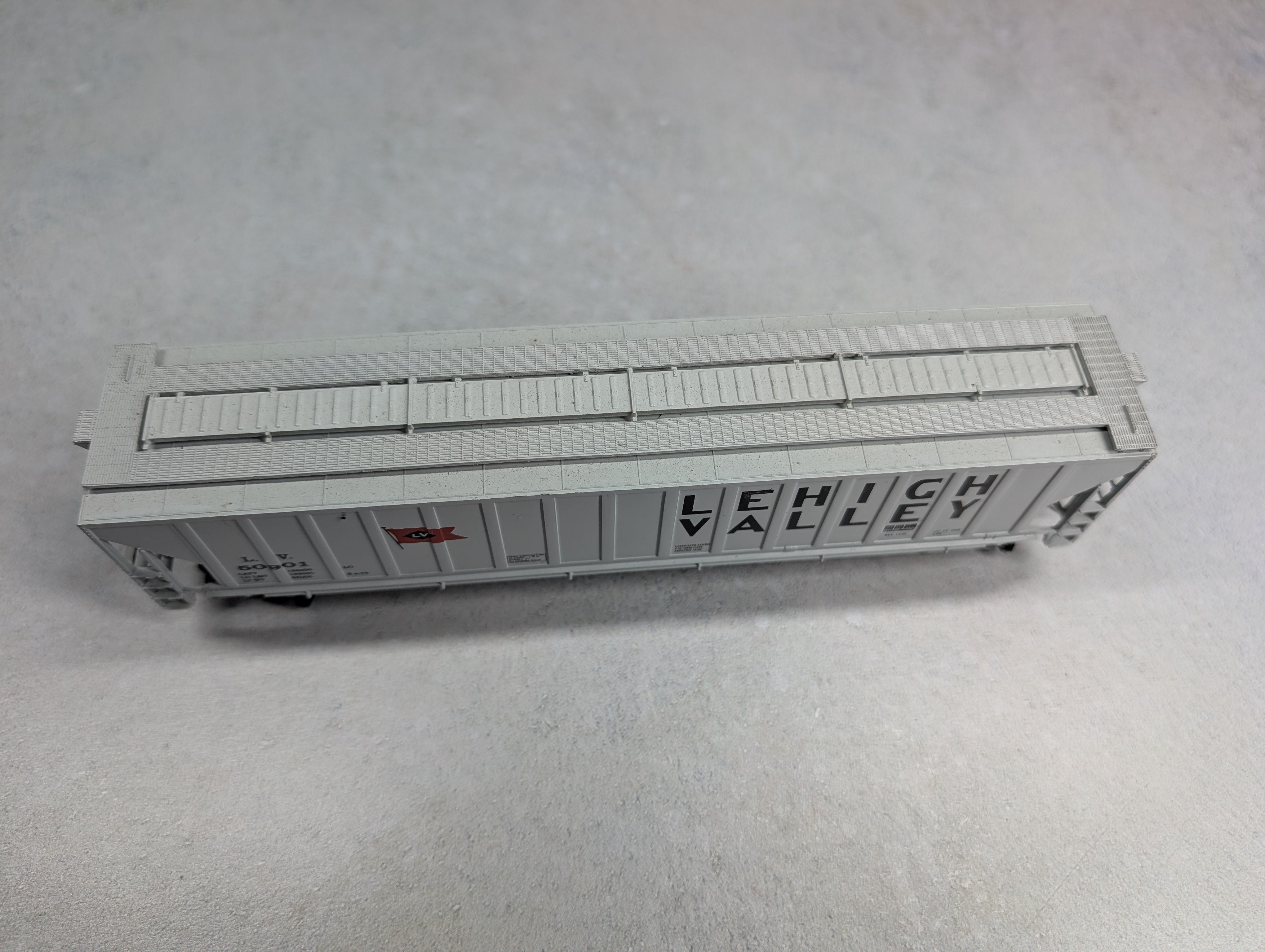USED HO Scale Covered Hopper Lehigh Valley LV #50901