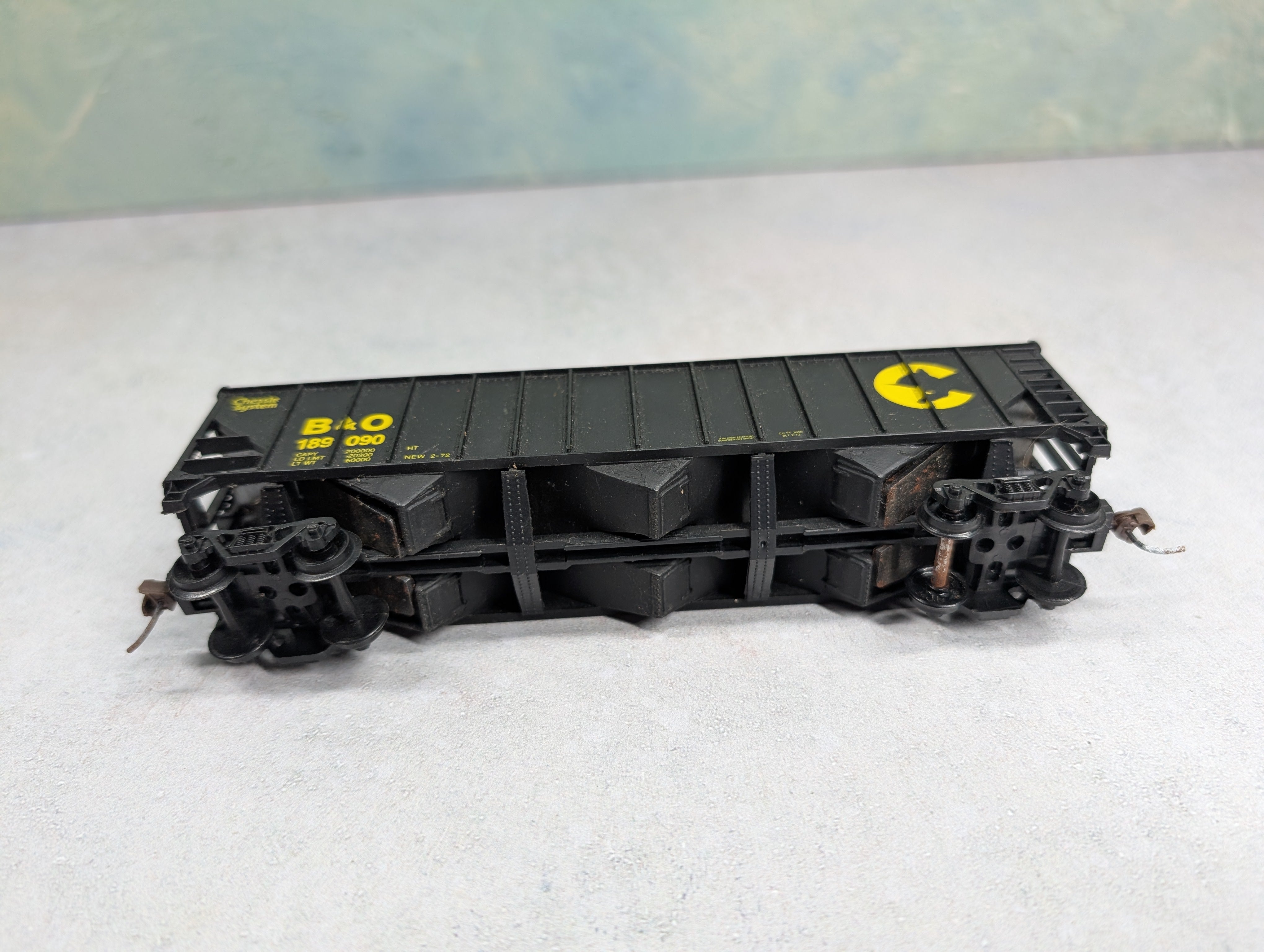 USED HO Scale 3 Bay Open Hopper Chessie System B&O #189090