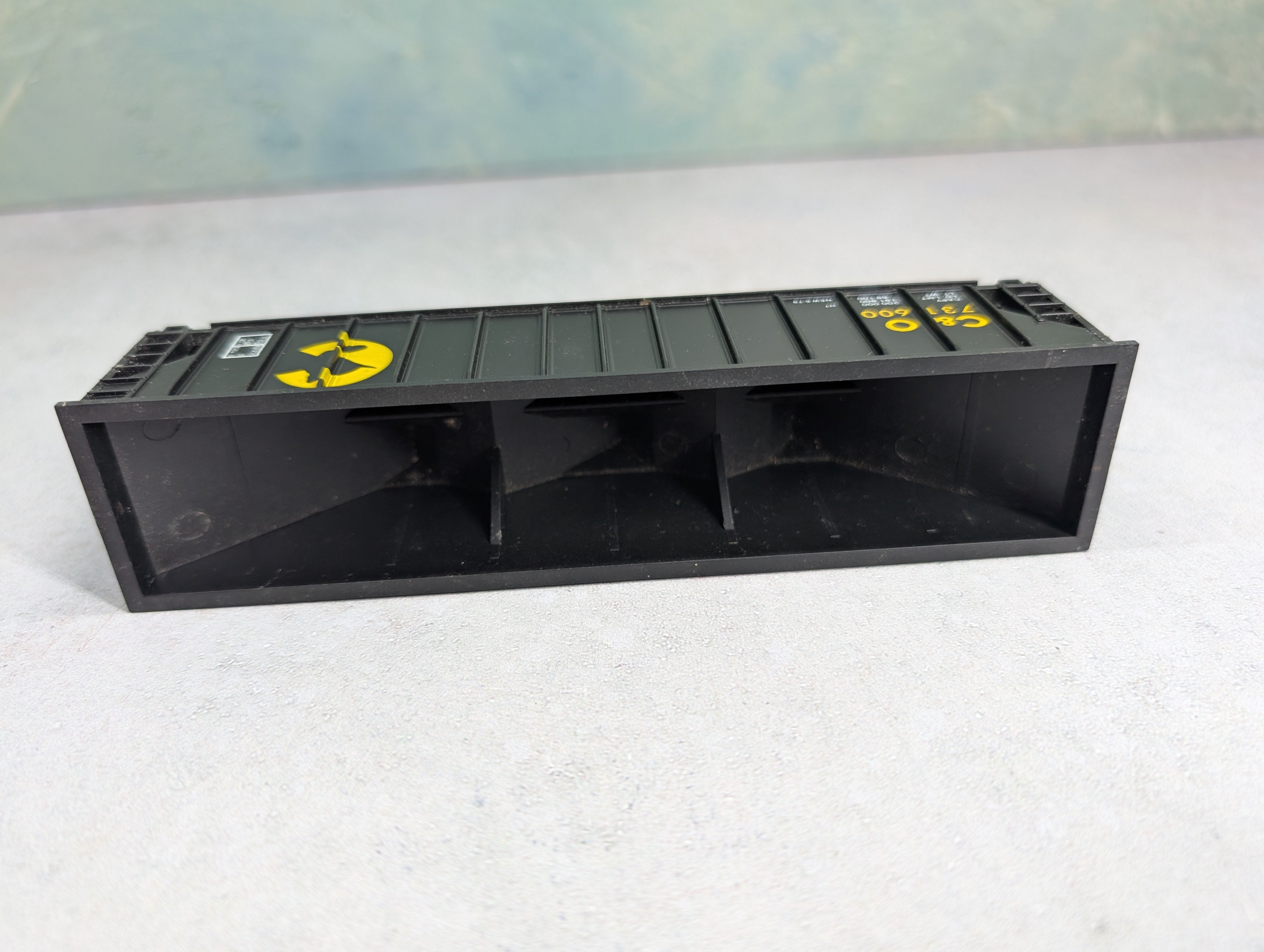 USED HO Scale 3 Bay Open Hopper Chessie System C&O #731600
