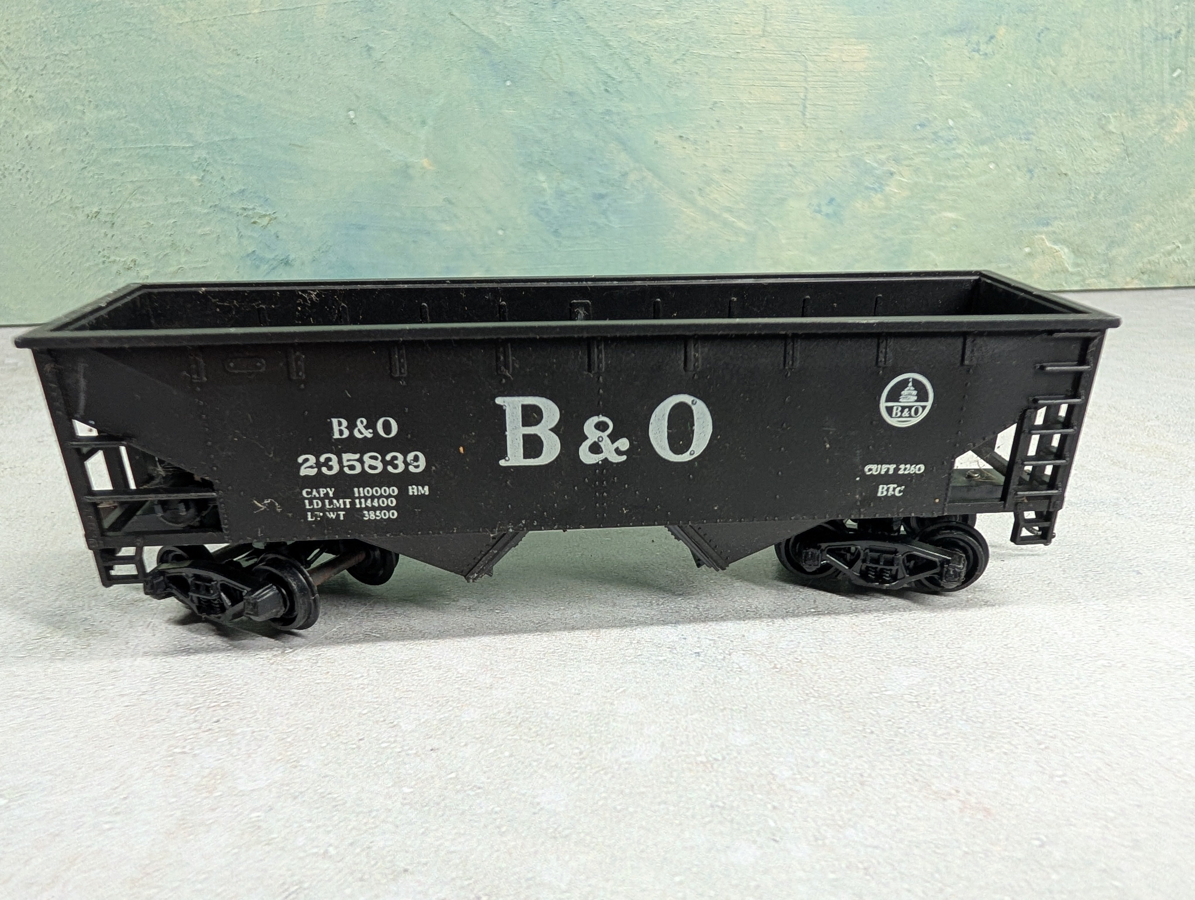 USED HO Scale 2 Bay Open Hopper Baltimore and Ohio B&O #235839