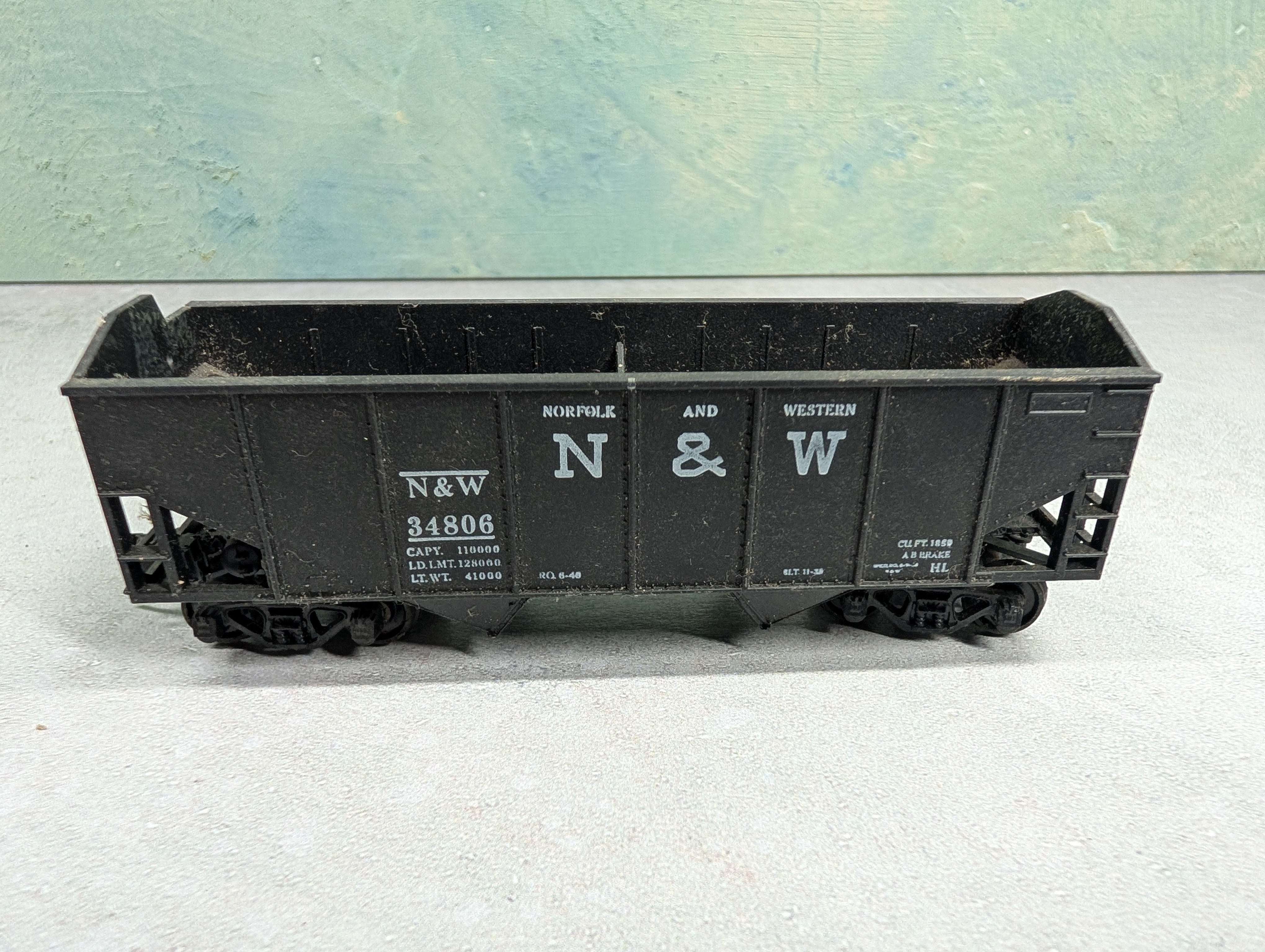 USED Athearn HO Scale 2 Bay Open Hopper Norfolk & Western NW #34806
