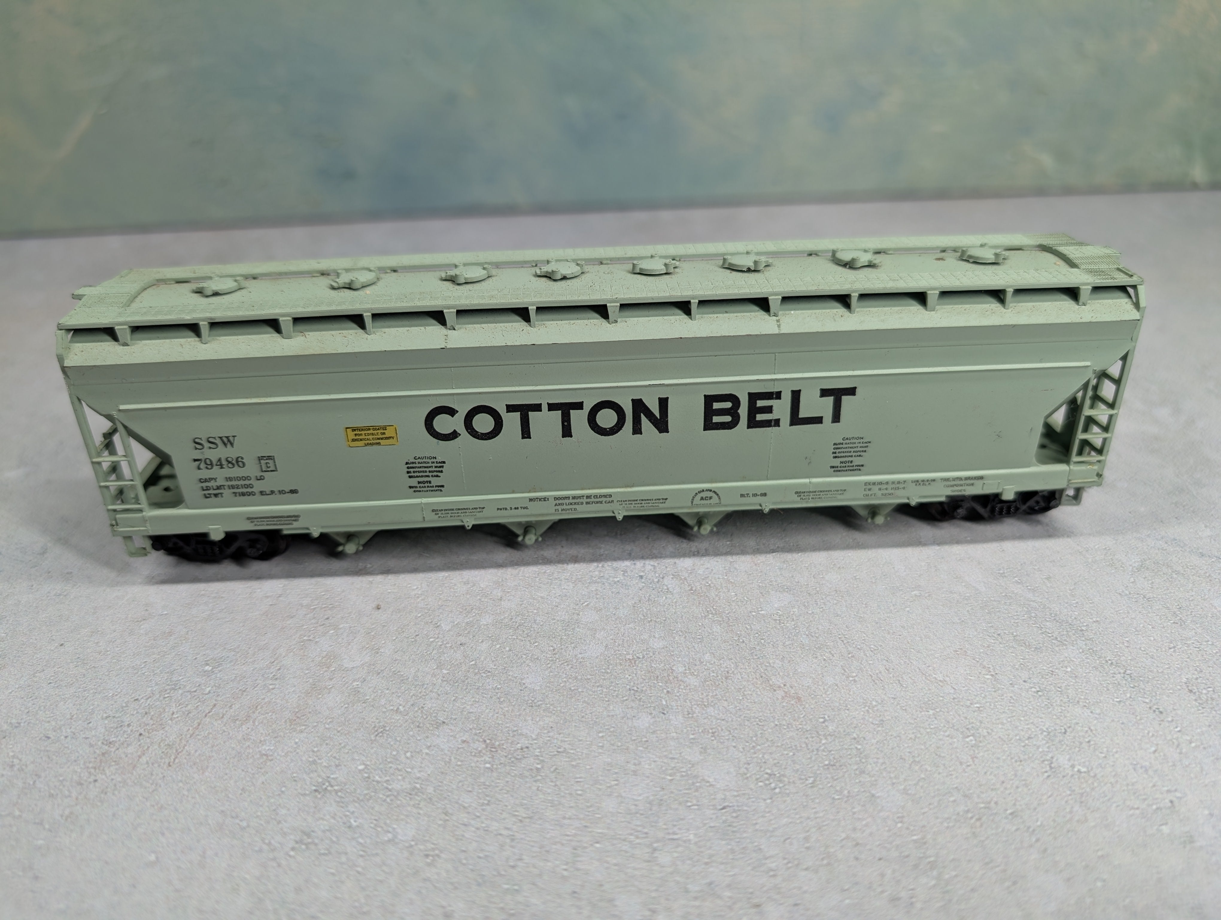 USED Athearn HO Scale Covered Hopper Cotton Belt SSW #79486