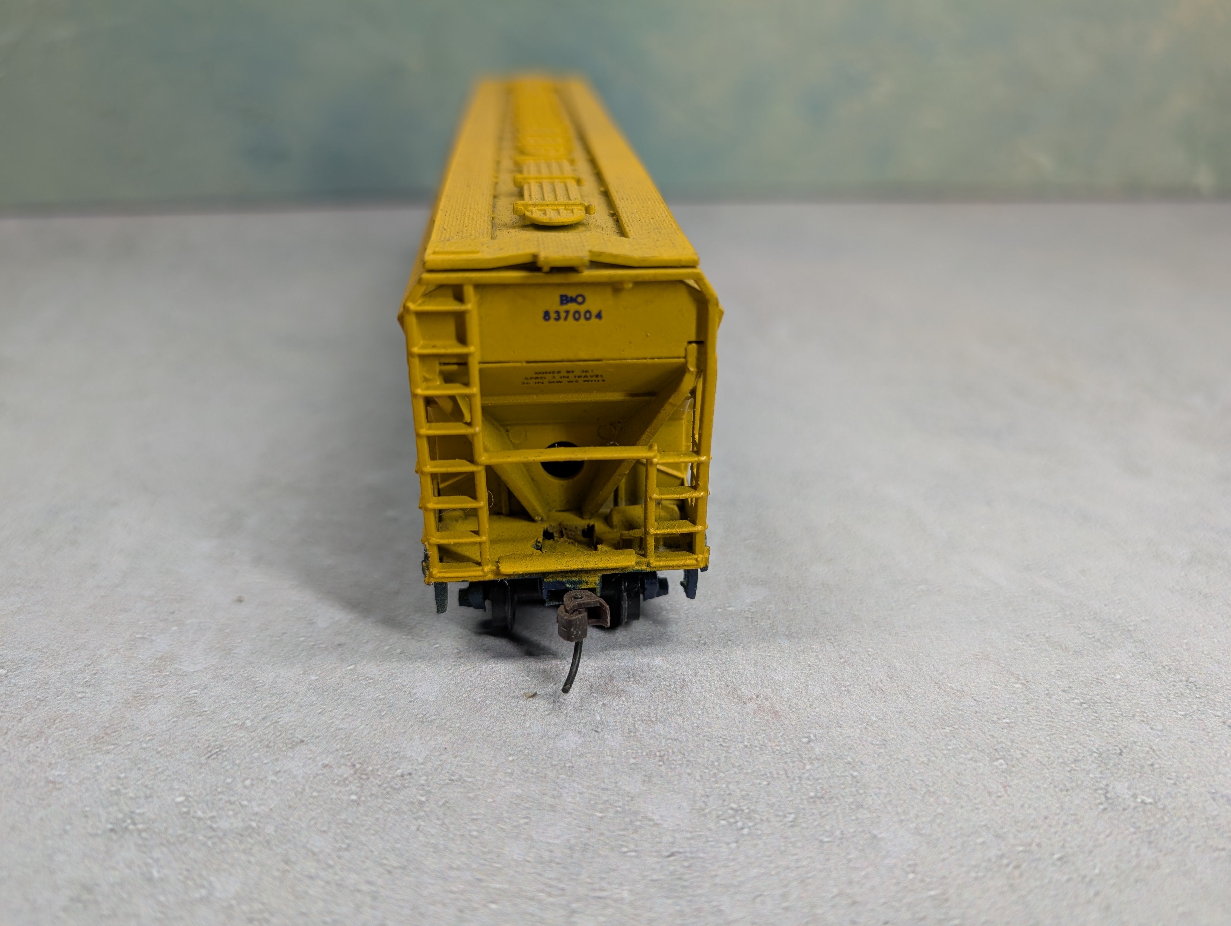 USED Athearn HO Scale Covered Hopper Chessie System B&O #837004