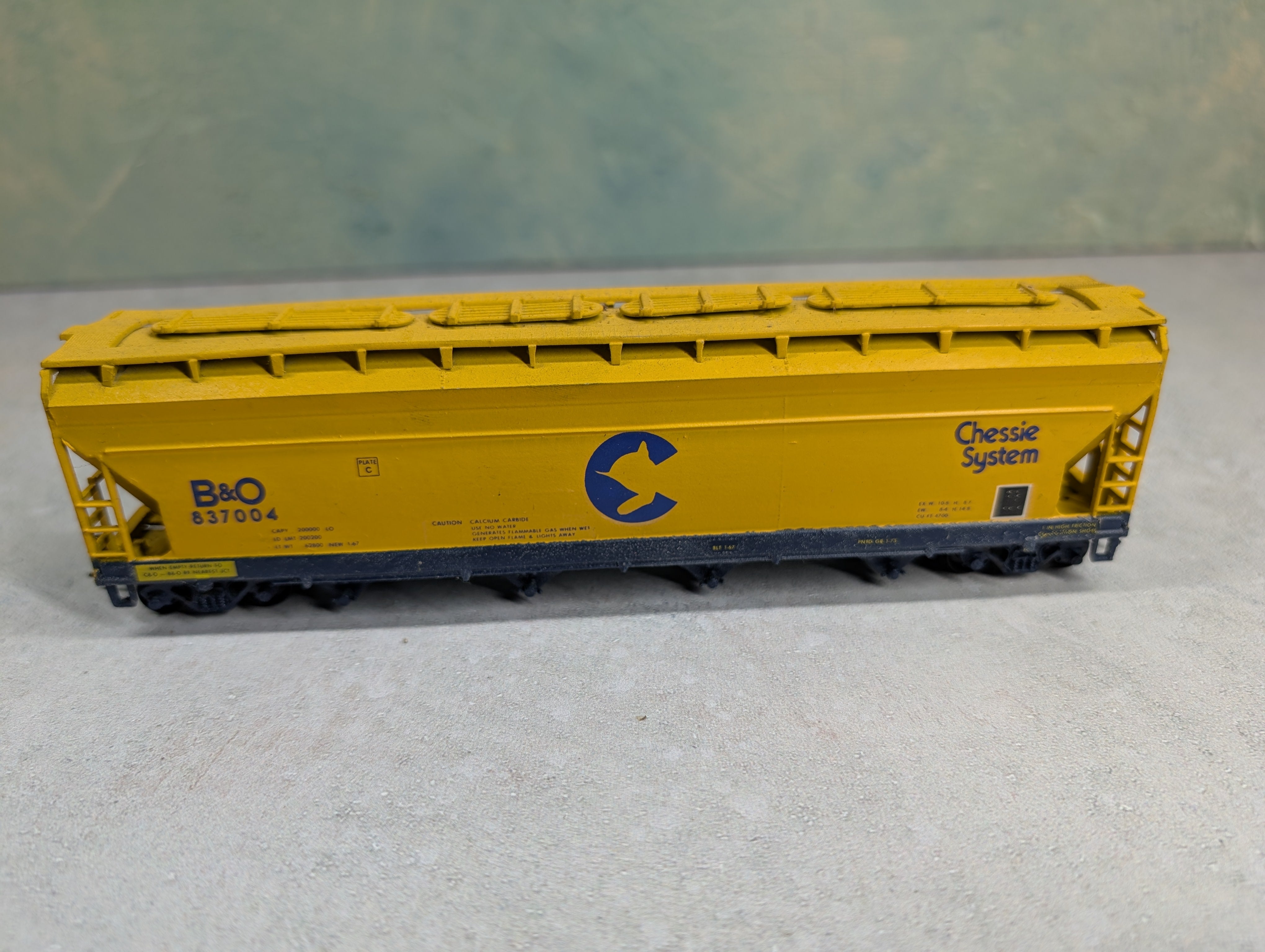 USED Athearn HO Scale Covered Hopper Chessie System B&O #837004