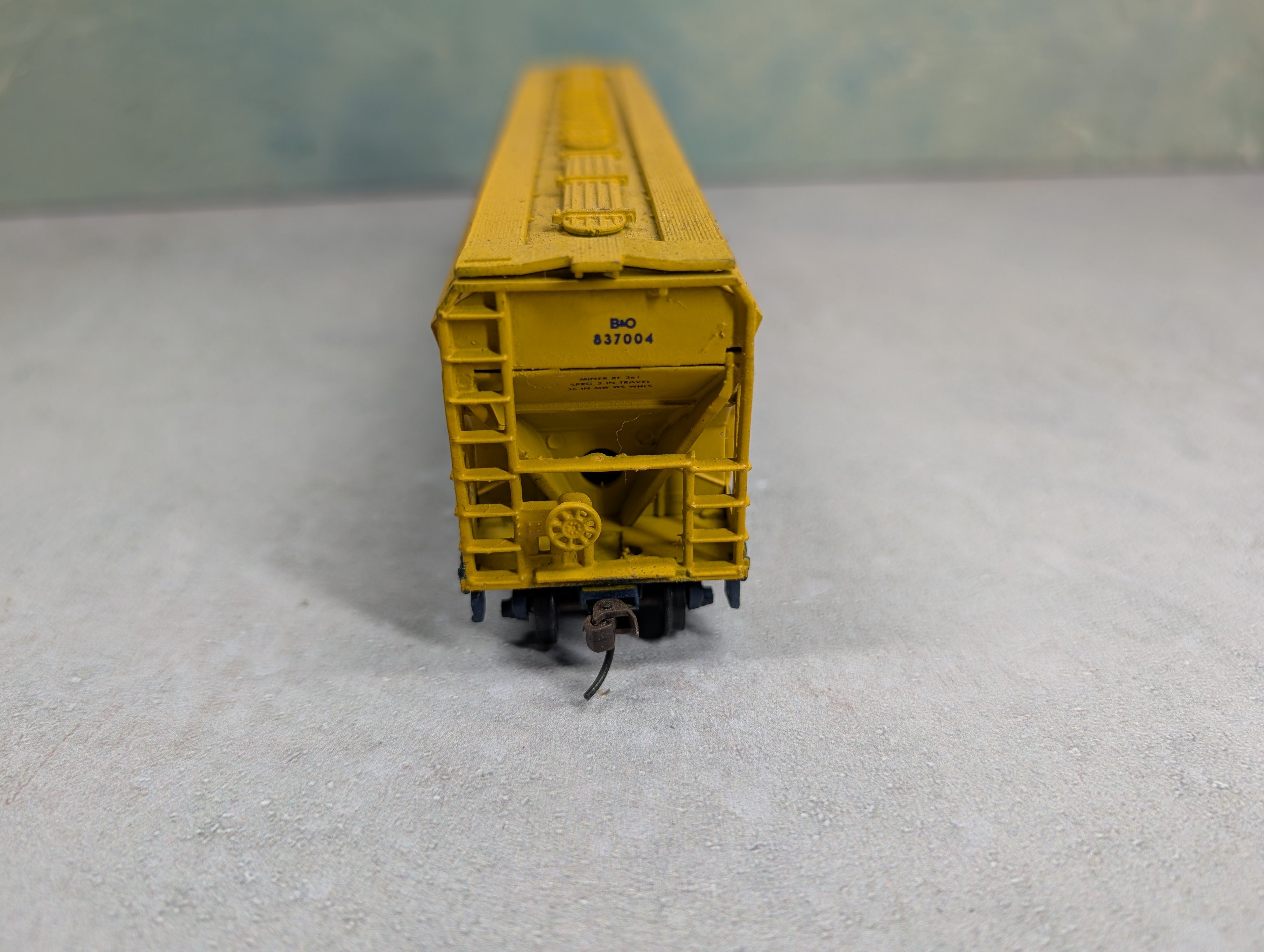 USED Athearn HO Scale Covered Hopper Chessie System B&O #837004