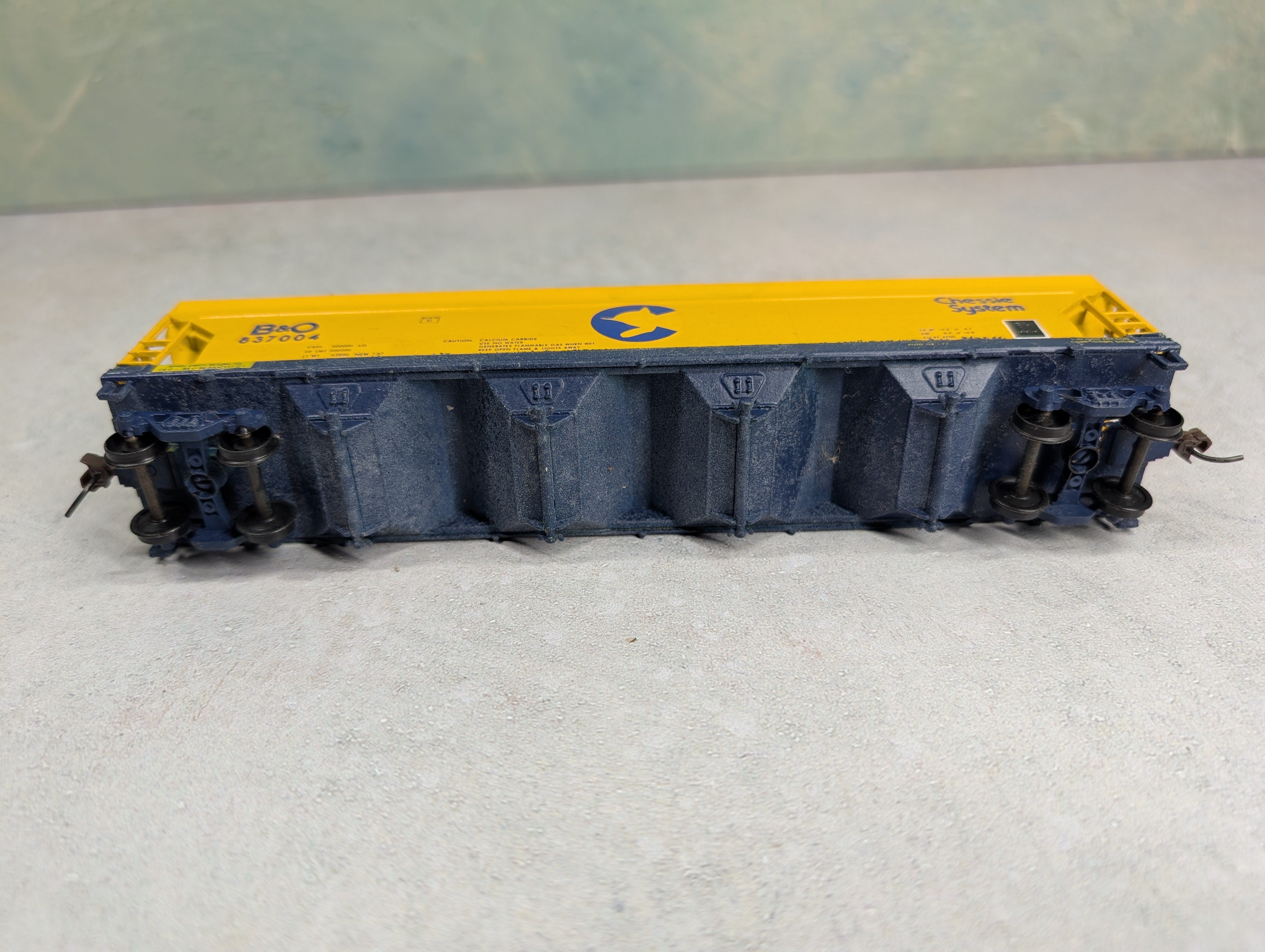 USED Athearn HO Scale Covered Hopper Chessie System B&O #837004