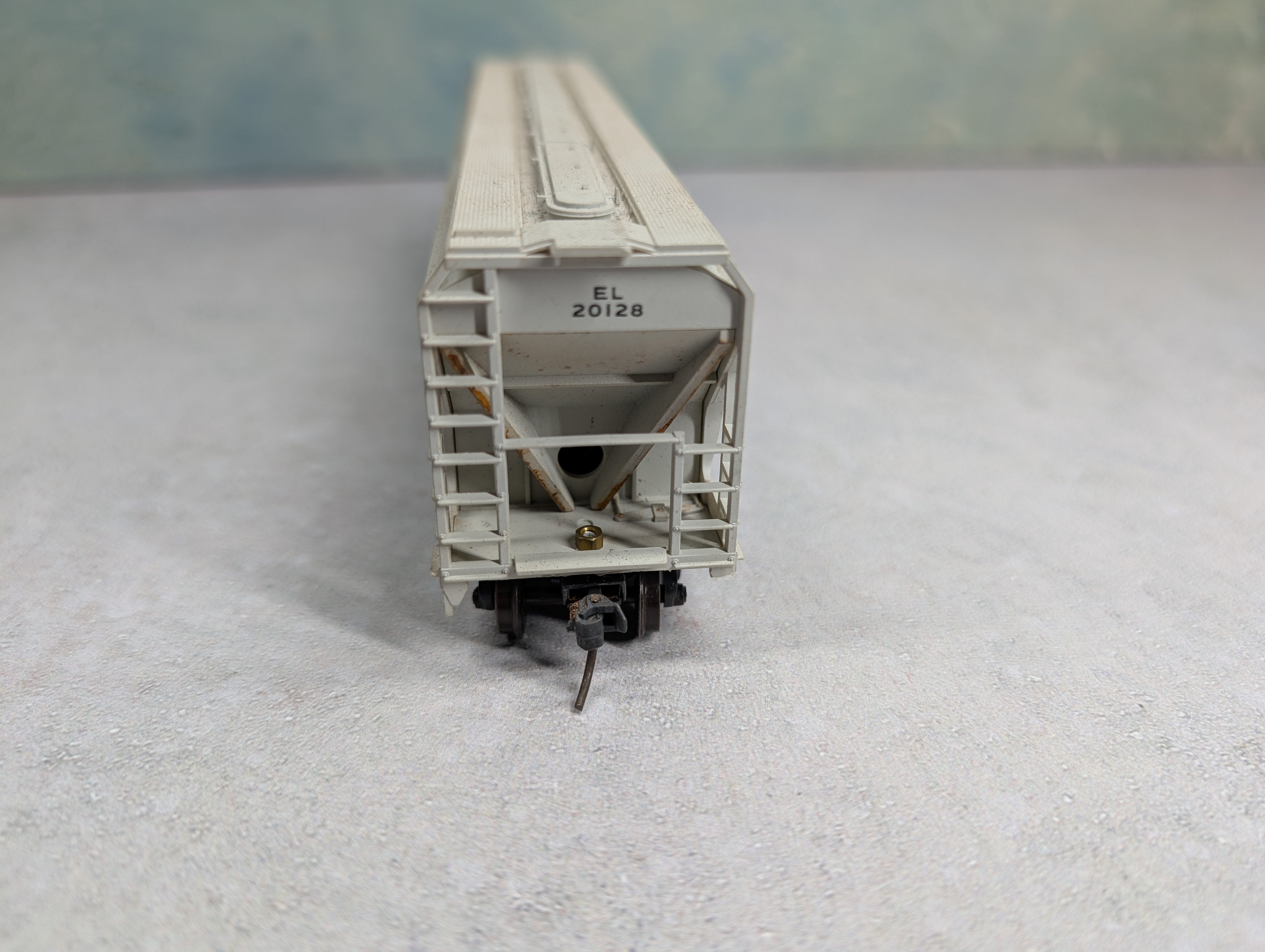 USED Accurail HO Scale Covered Hopper Erie Lackawanna EL #20128