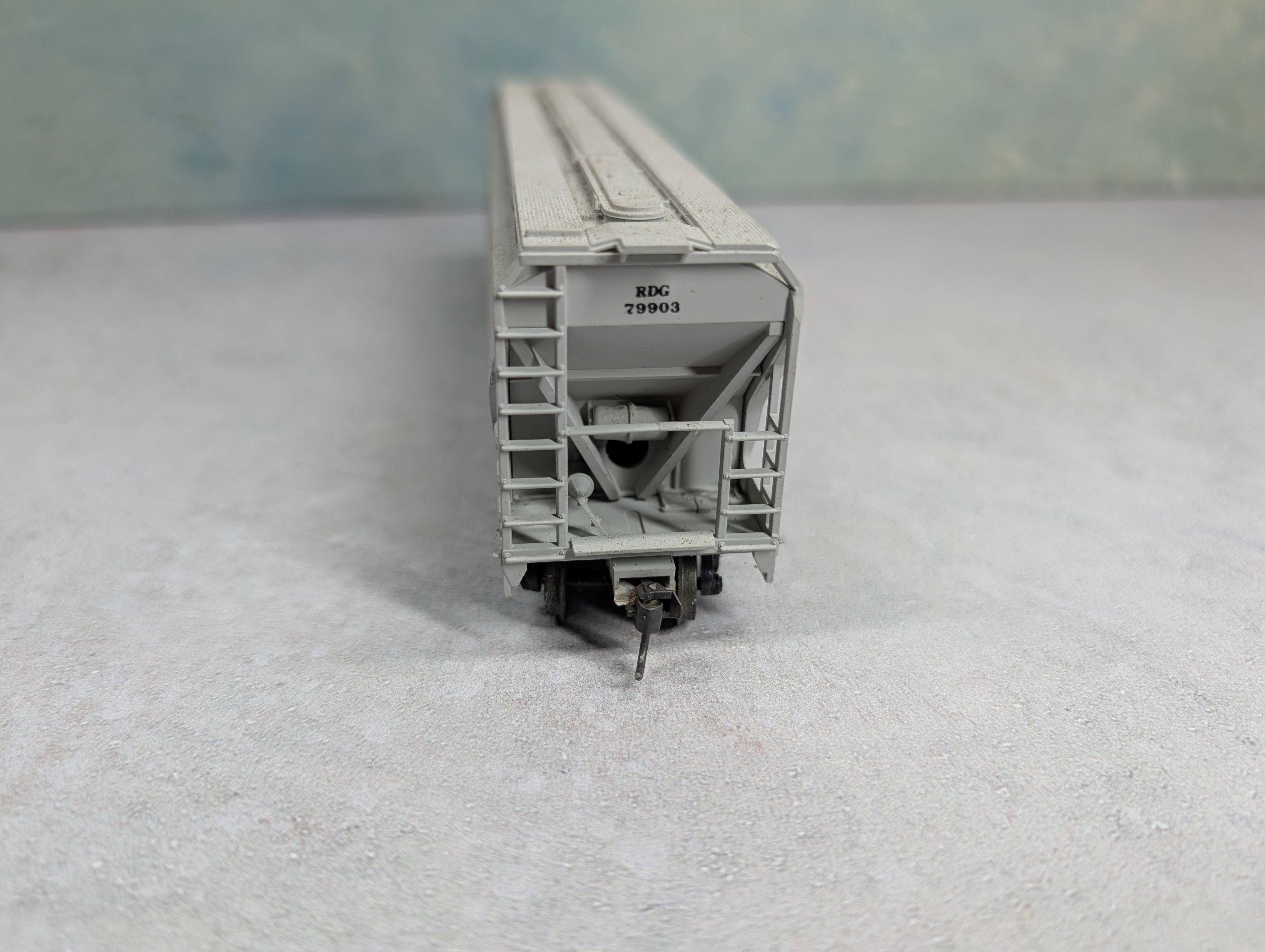 USED Accurail HO Scale Covered Hopper Reading RDG #79903
