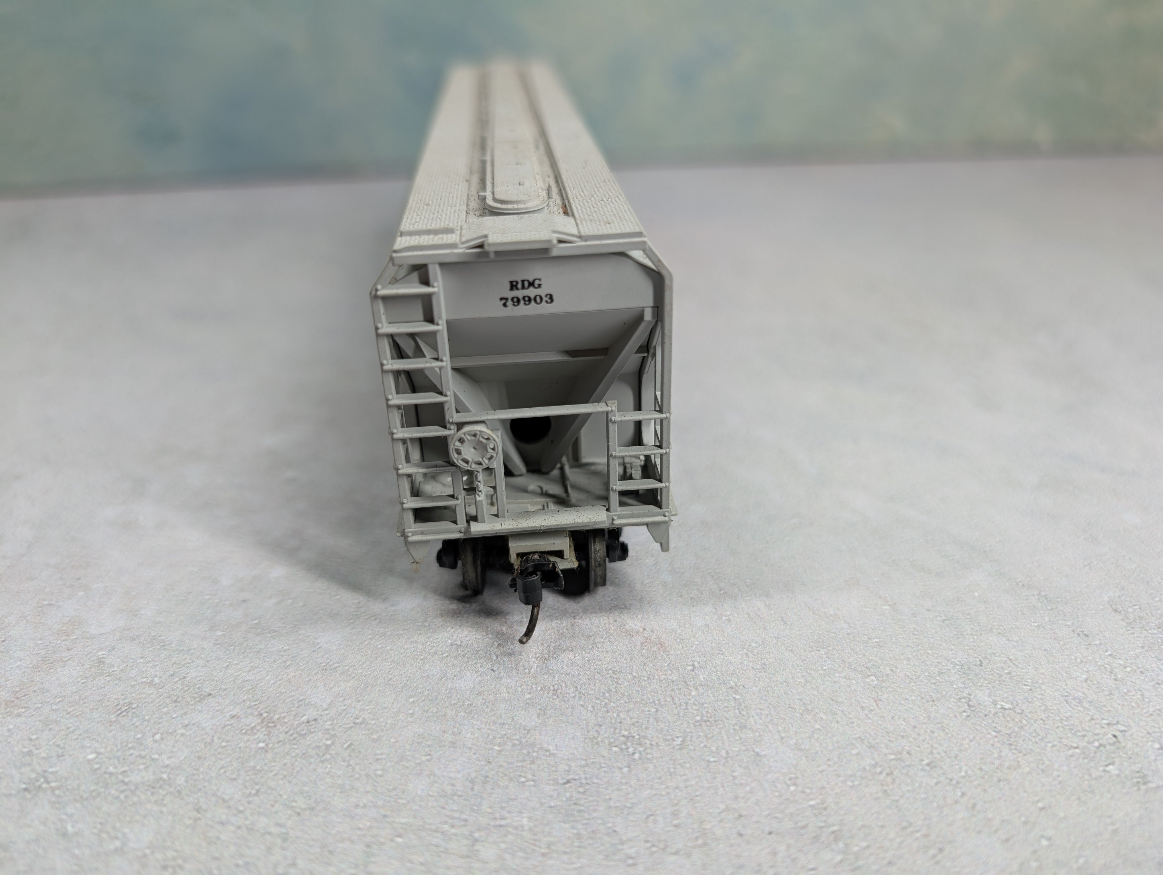 USED Accurail HO Scale Covered Hopper Reading RDG #79903