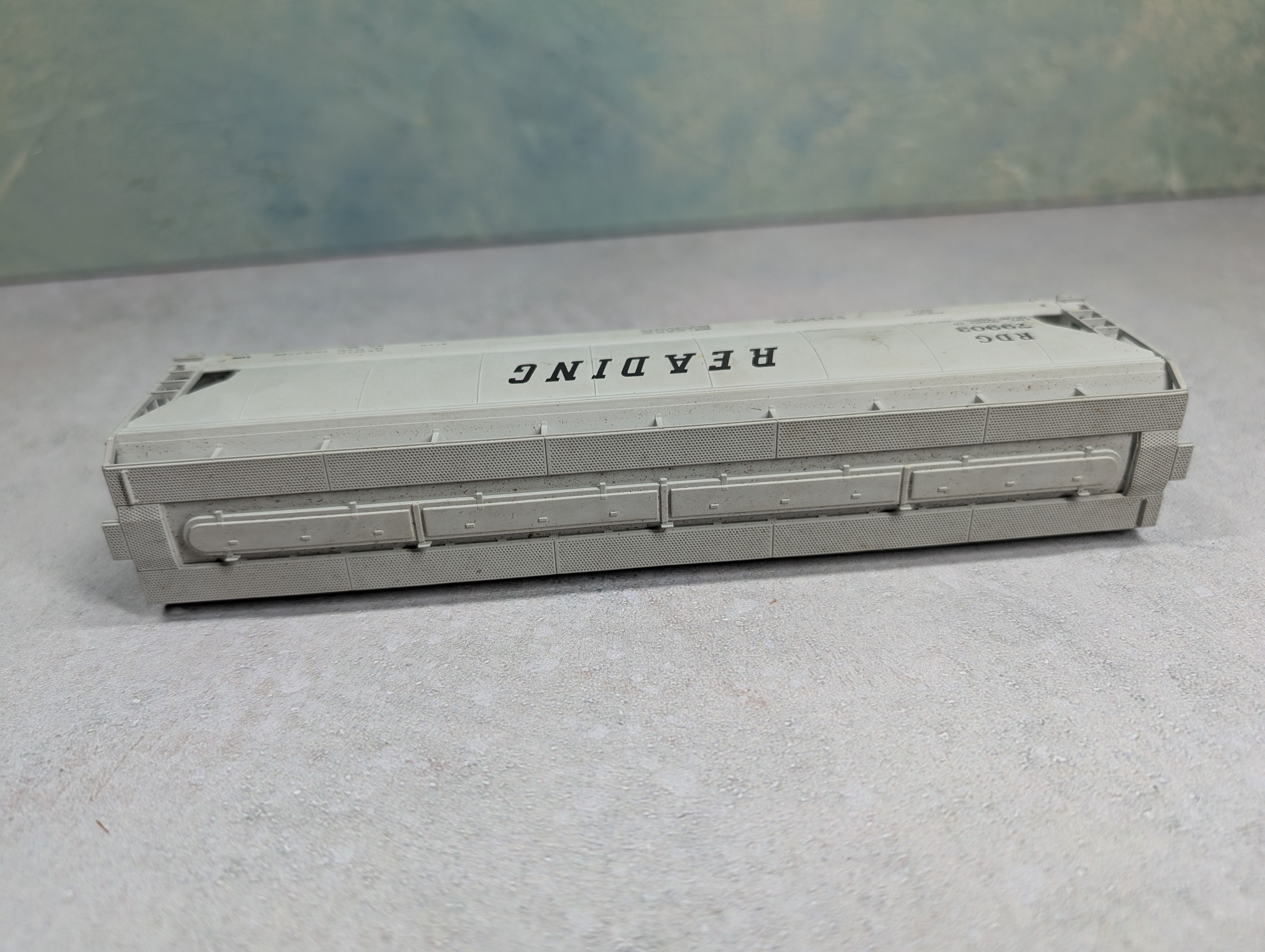 USED Accurail HO Scale Covered Hopper Reading RDG #79903