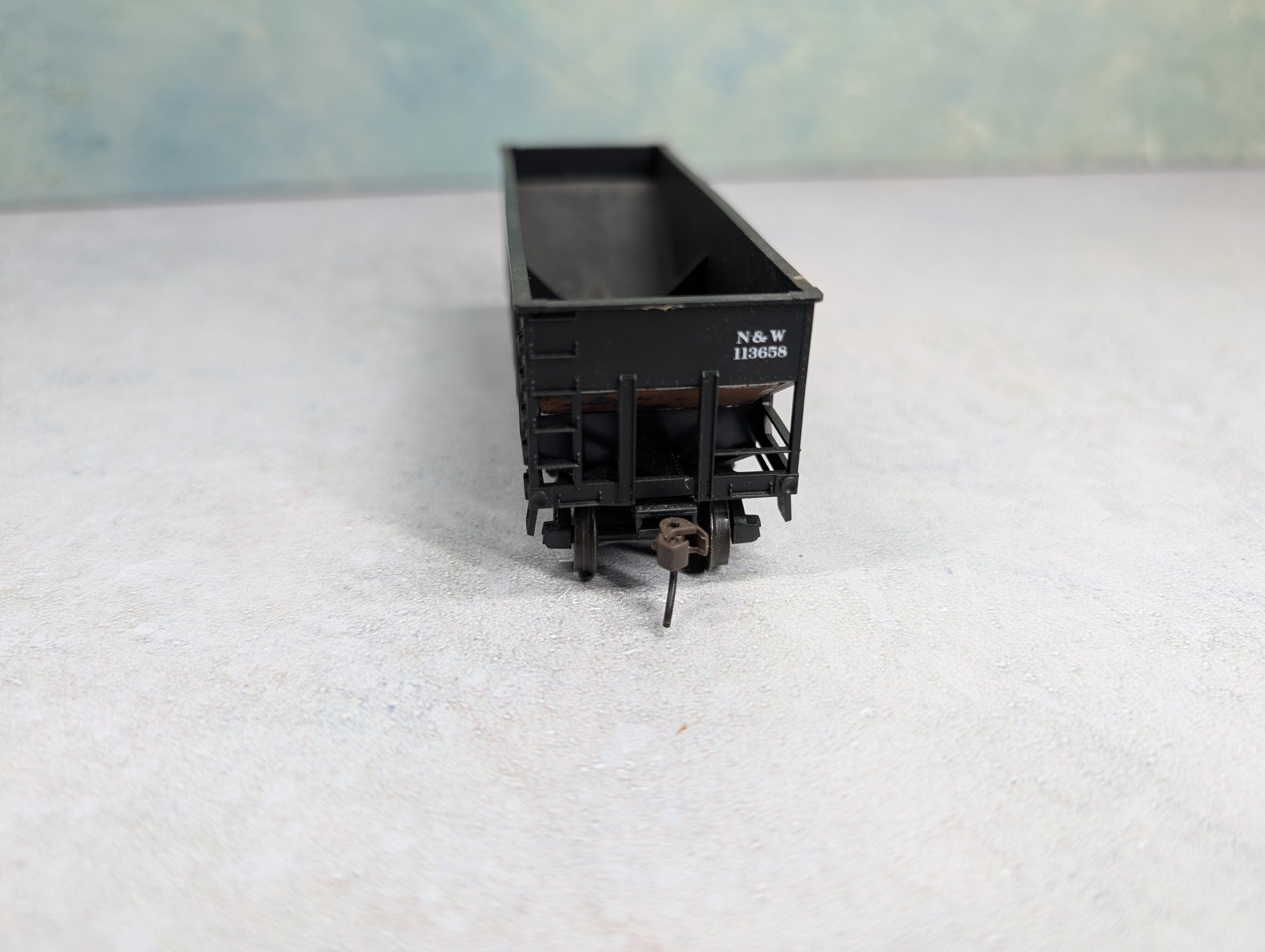USED Accurail HO Scale 2 Bay Open Hopper Norfolk & Western NW #113658