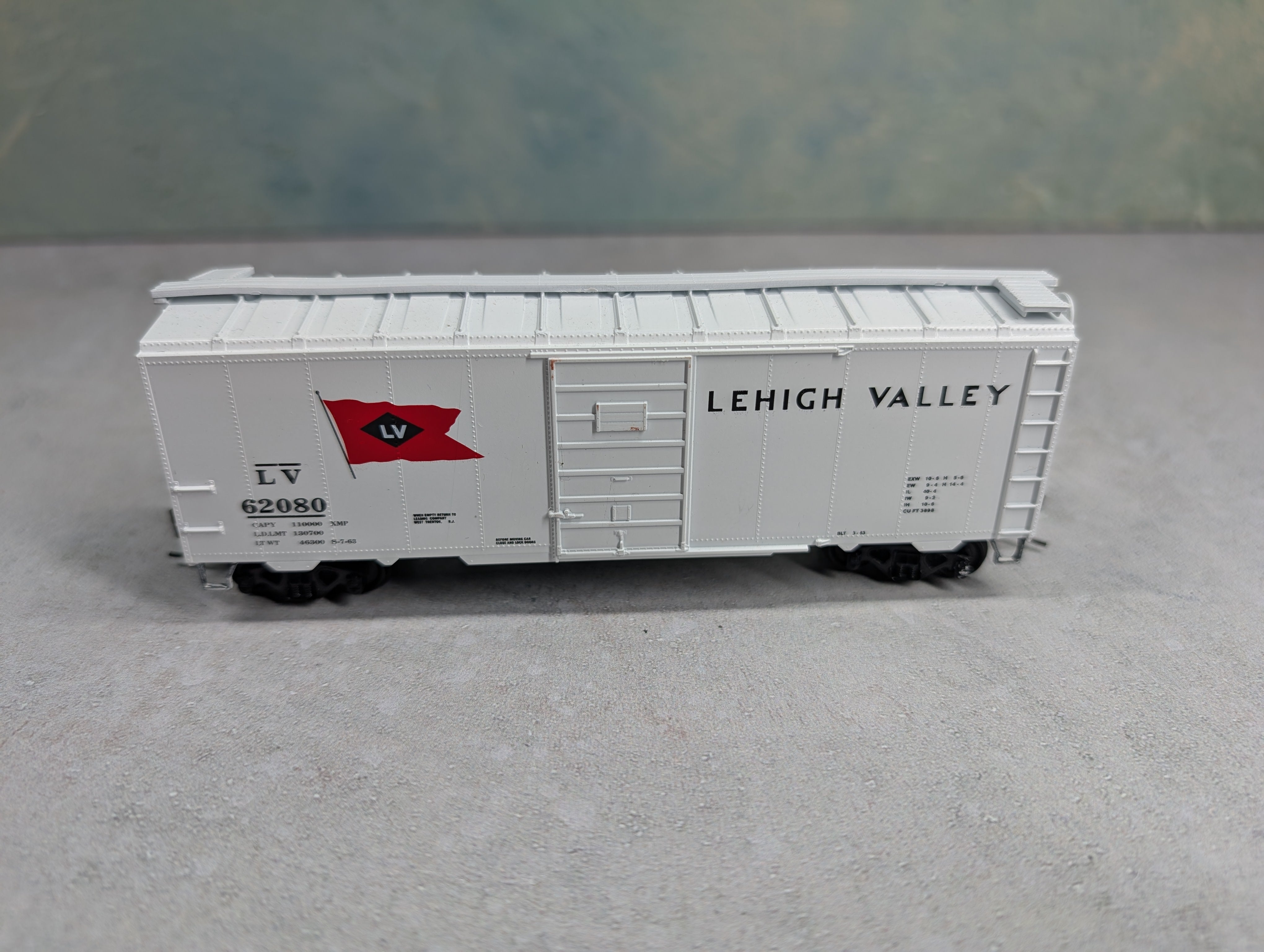 USED Roundhouse HO Scale 40' Box Car Lehigh Valley LV #62080