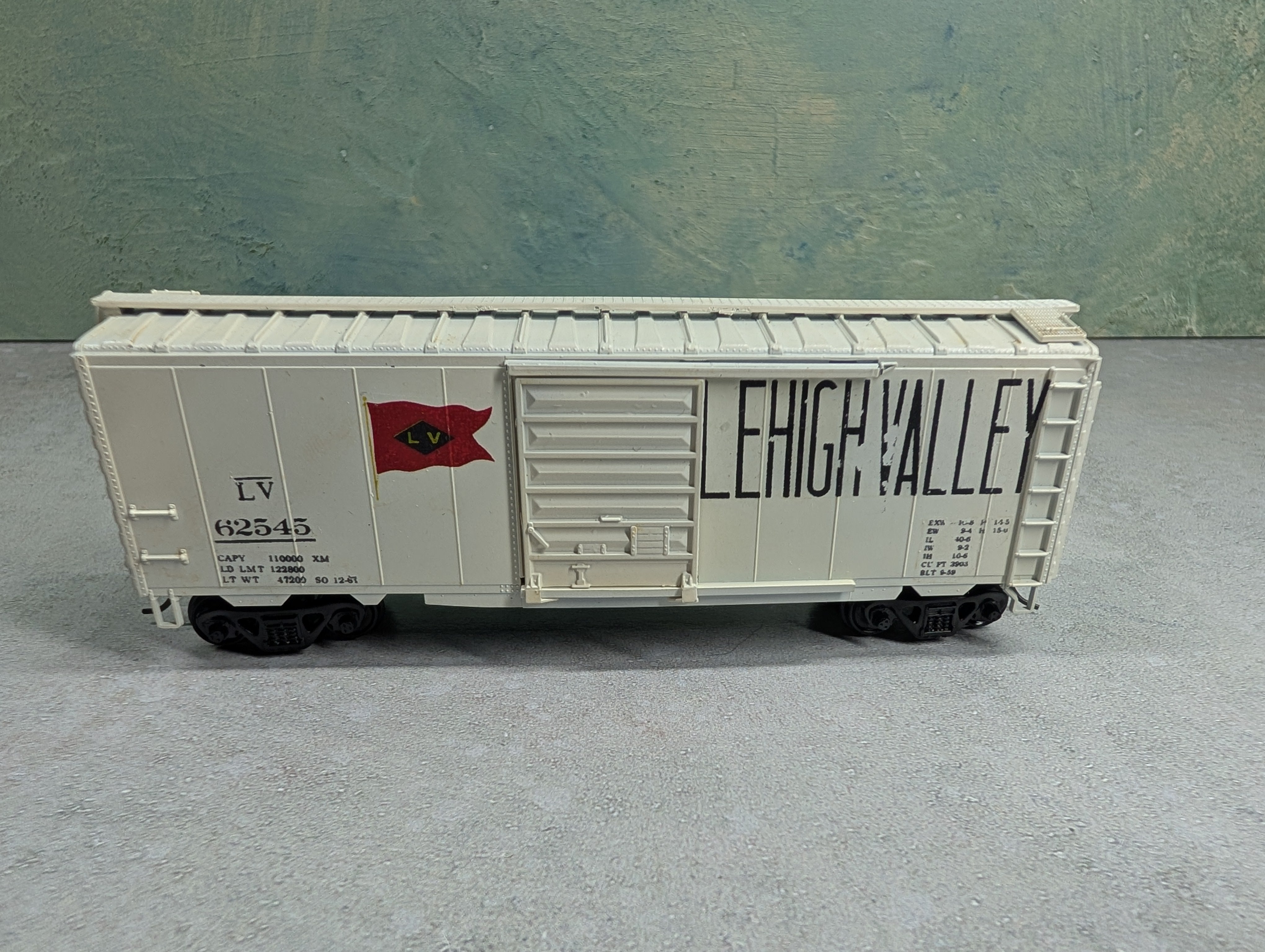 USED HO Scale 40' Box Car Lehigh Valley LV #62545 Decal