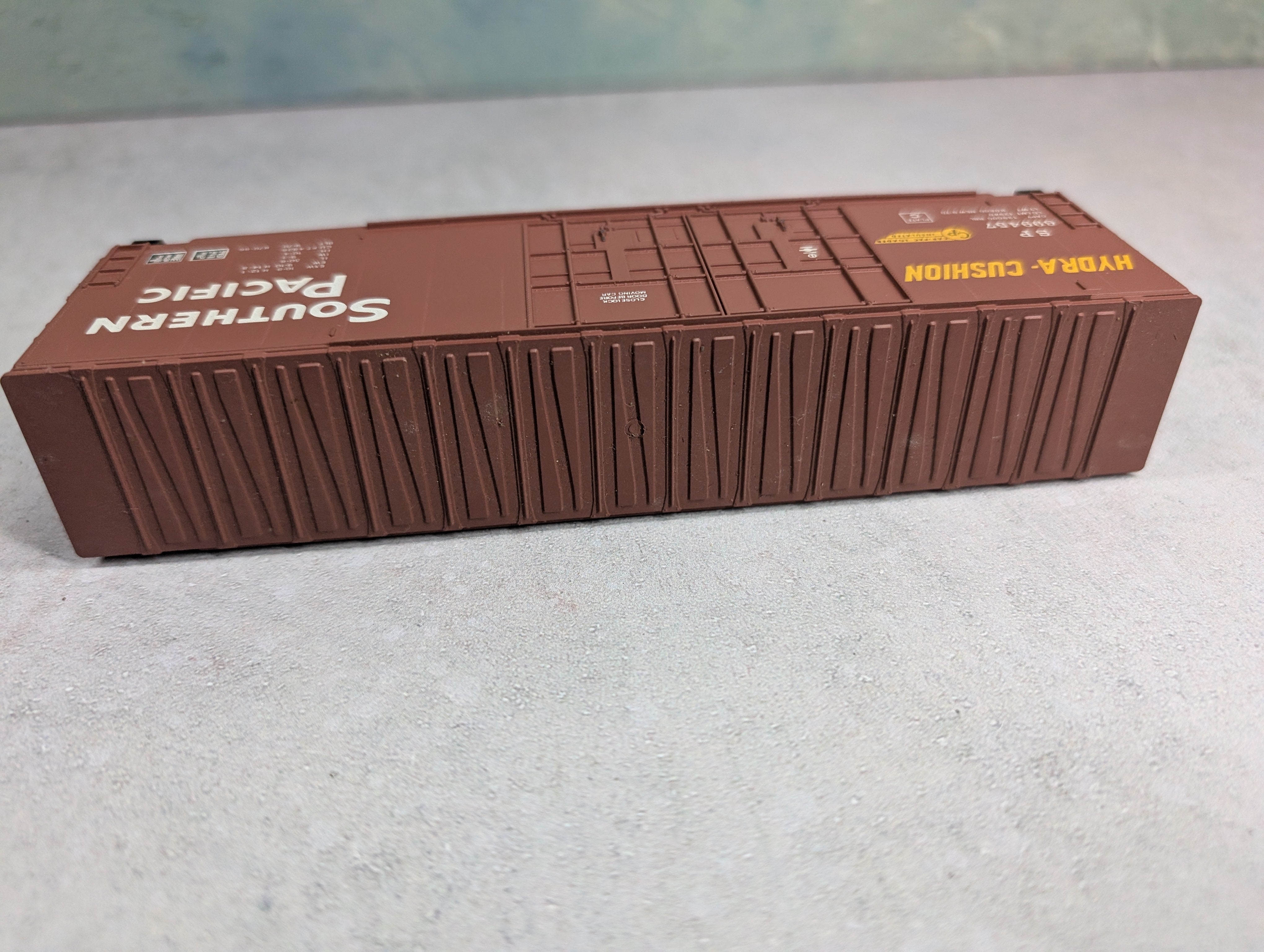 USED Roundhouse HO Scale 50' Hi-Cube Box Car Southern Pacific SP #699457