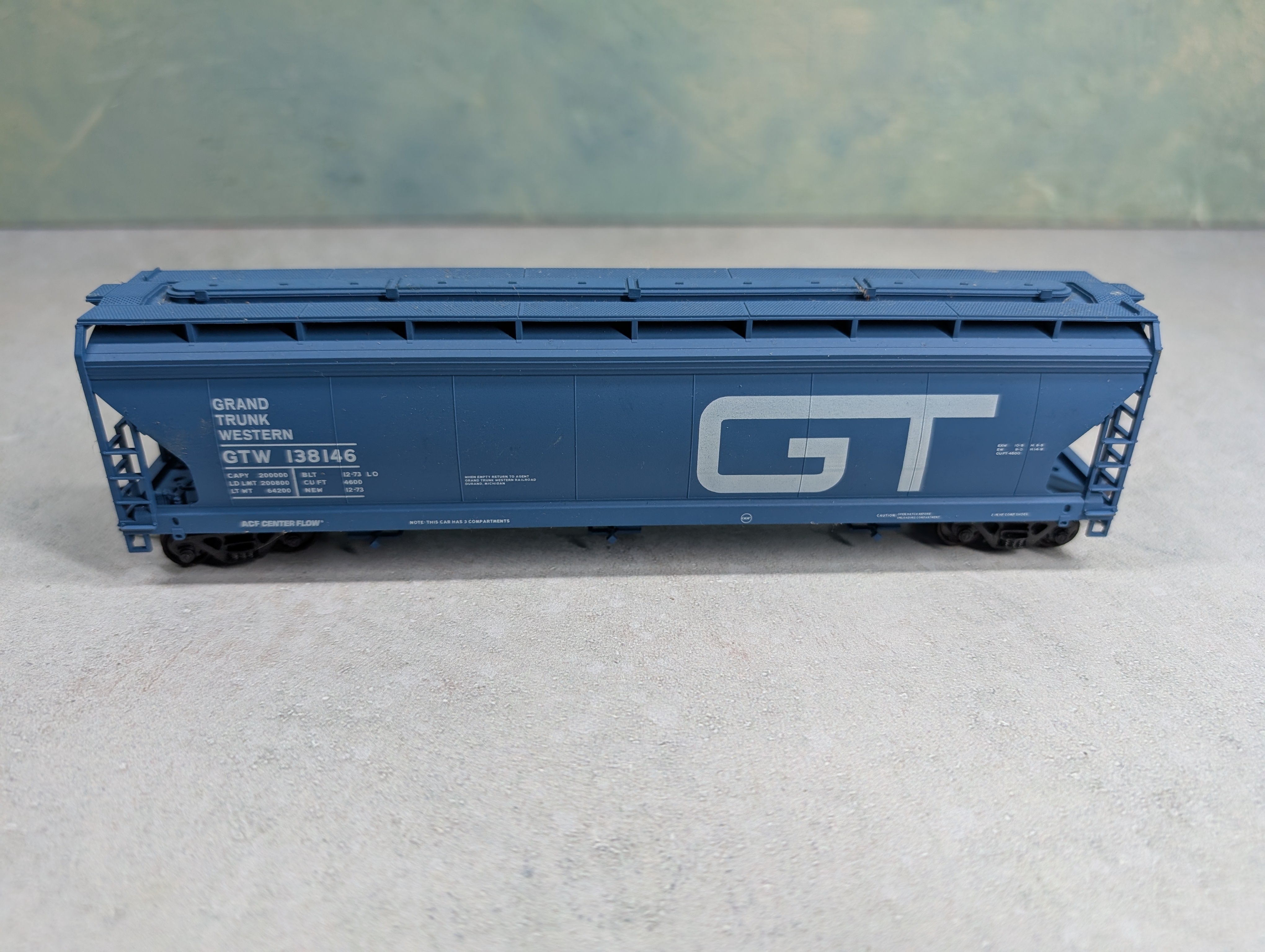 USED Accurail HO Scale Covered Hopper Grand Trunk Western GTW #138146