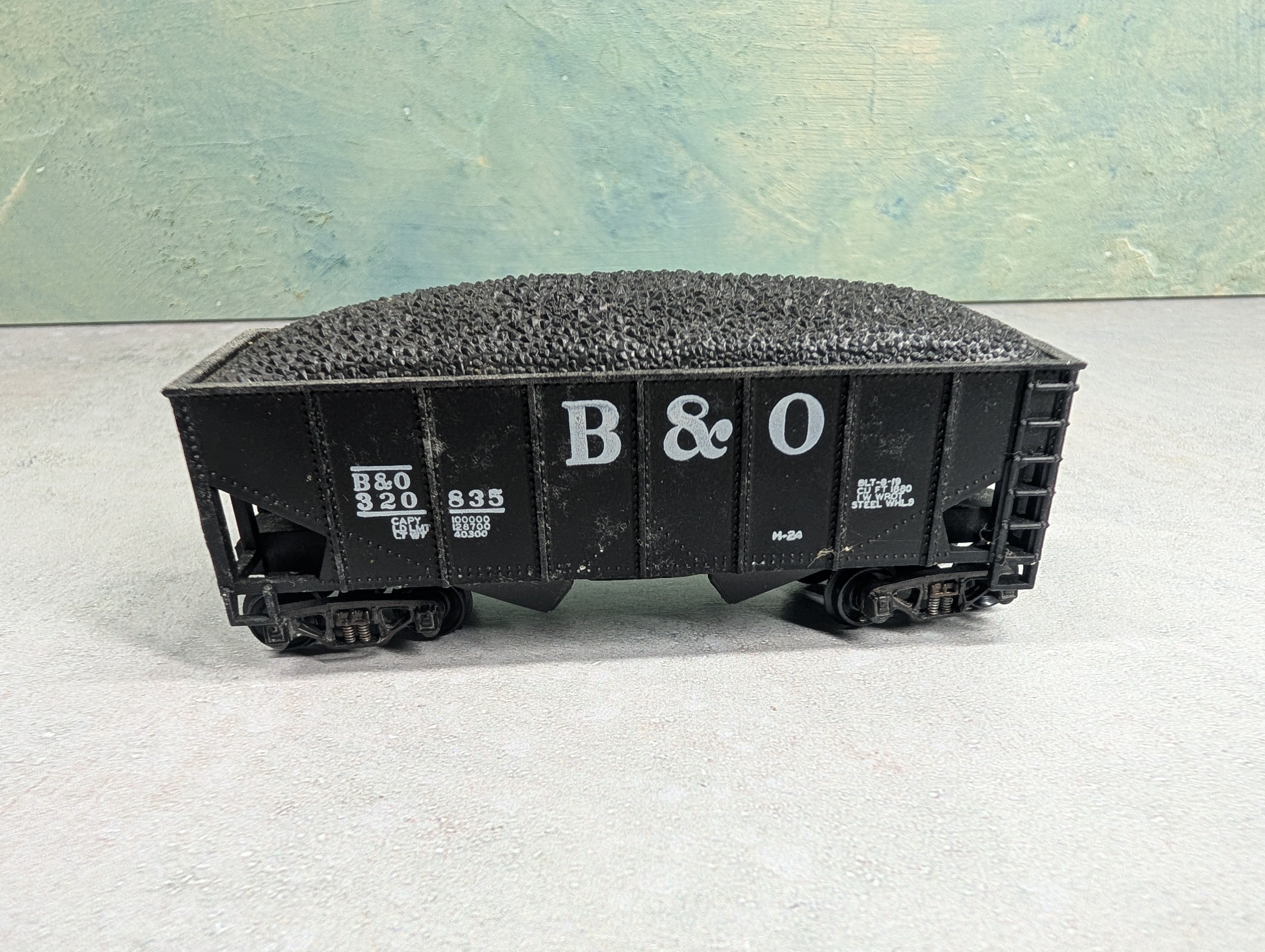 USED Varney HO Scale Open Hopper Baltimore and Ohio BO #320835