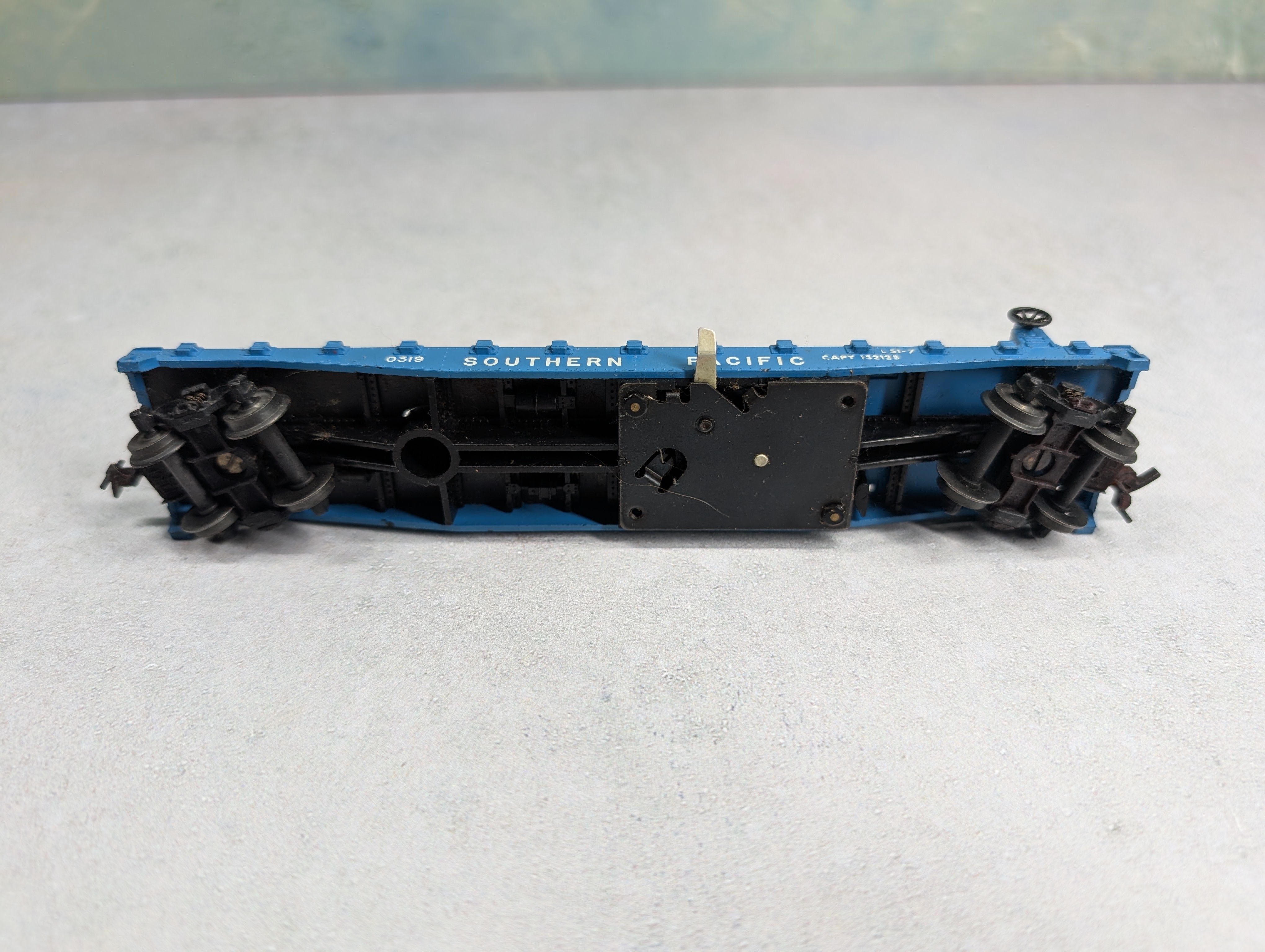 USED Lionel HO Scale Helicopter Launch Car Southern Pacific #0139 Incomplete