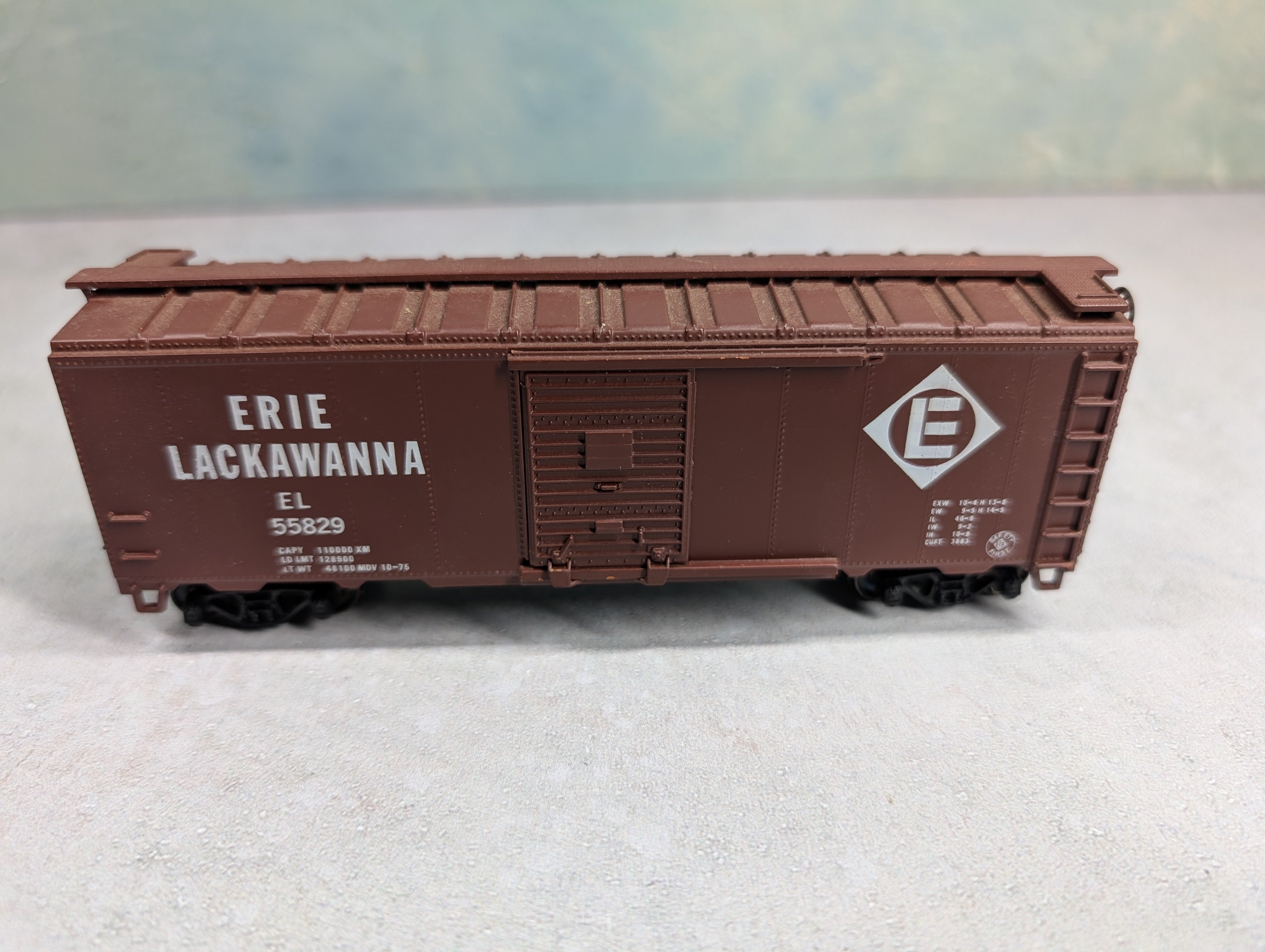 USED Athearn HO Scale 40' Box Car Erie Lackawanna EL #55829